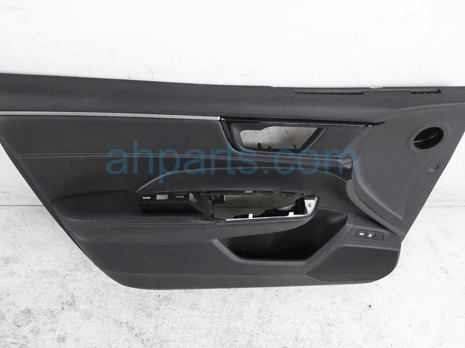 $175 Honda FR/LH INTERIOR DOOR PANEL - BLACK*