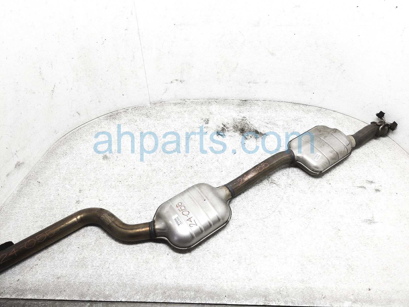 $200 Mercedes INTERMEDIATE EXHAUST PIPE ASSY -2.0L