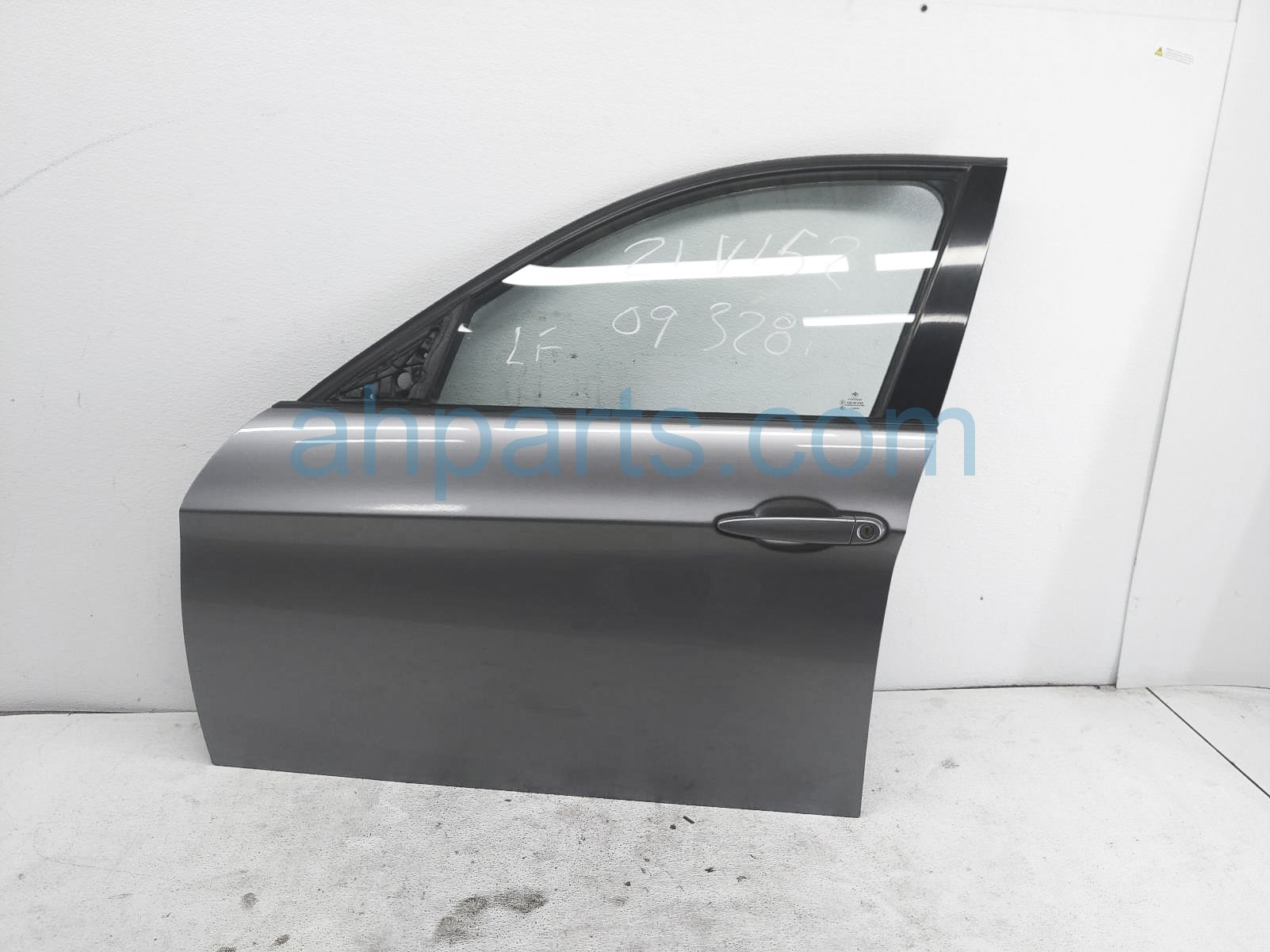 $175 BMW FR/LH DOOR ASSY-GREY- NO MIRROR TRIM