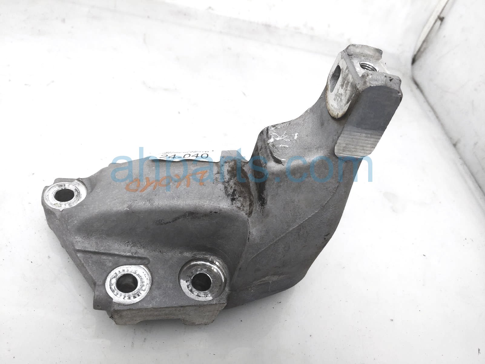 $25 Honda REAR ENGINE MOUNT