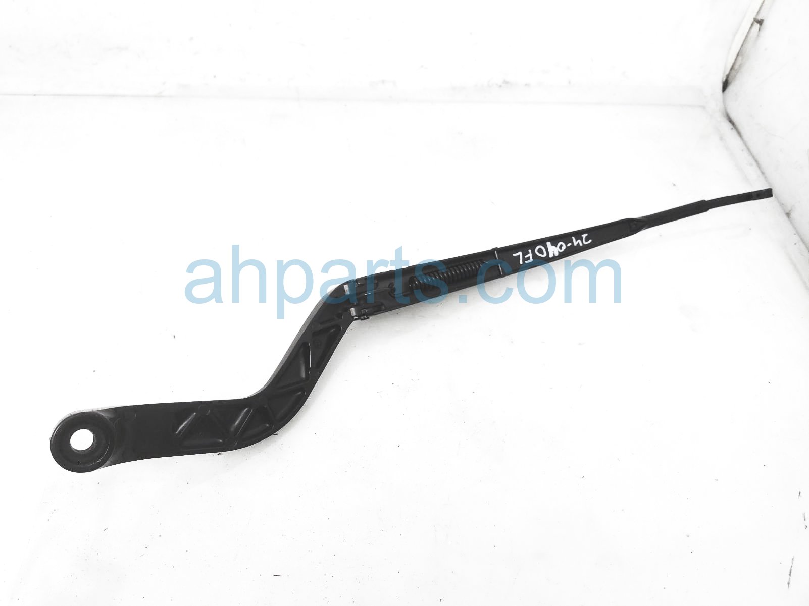 $22 Honda LH WINDSHIELD WIPER ARM