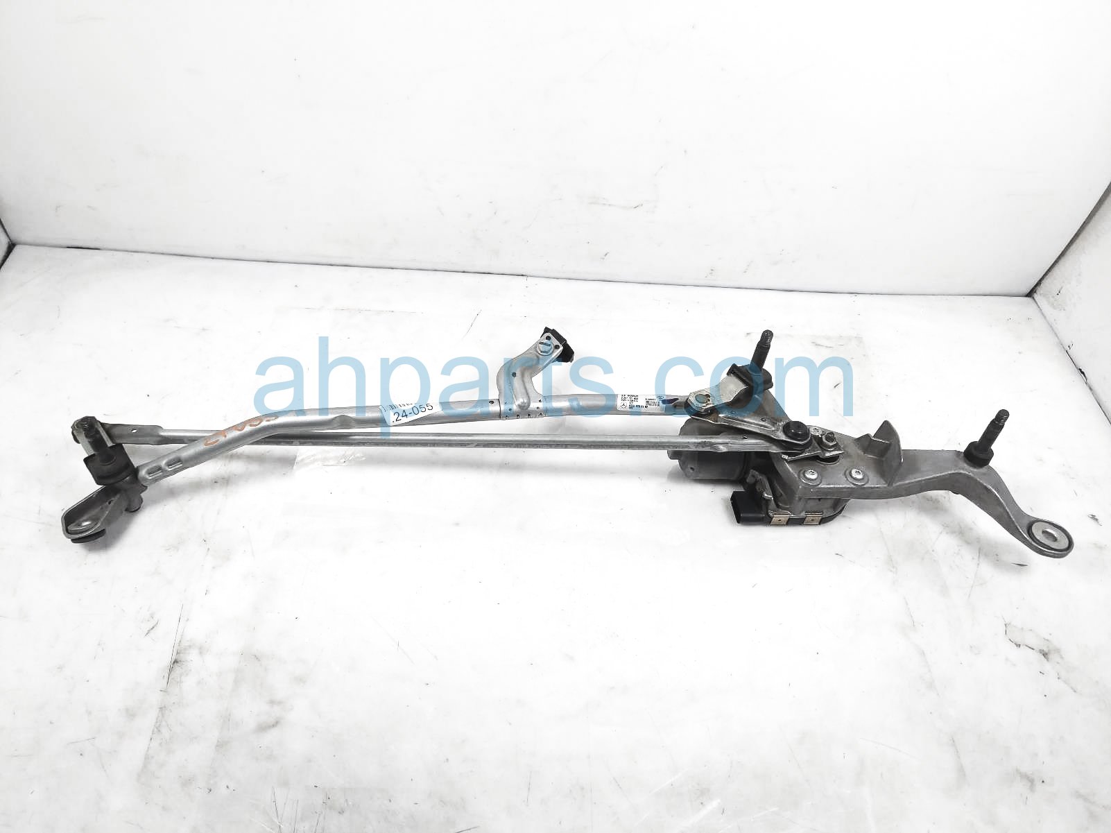 $90 Mercedes FRONT WINDSHIELD WIPER MOTOR ASSY