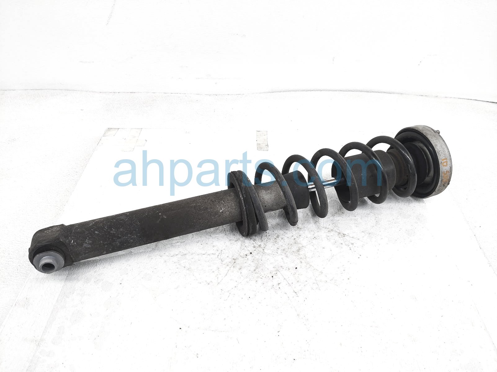 $65 BMW RR/RH STRUT + SPRING ASSY - RWD