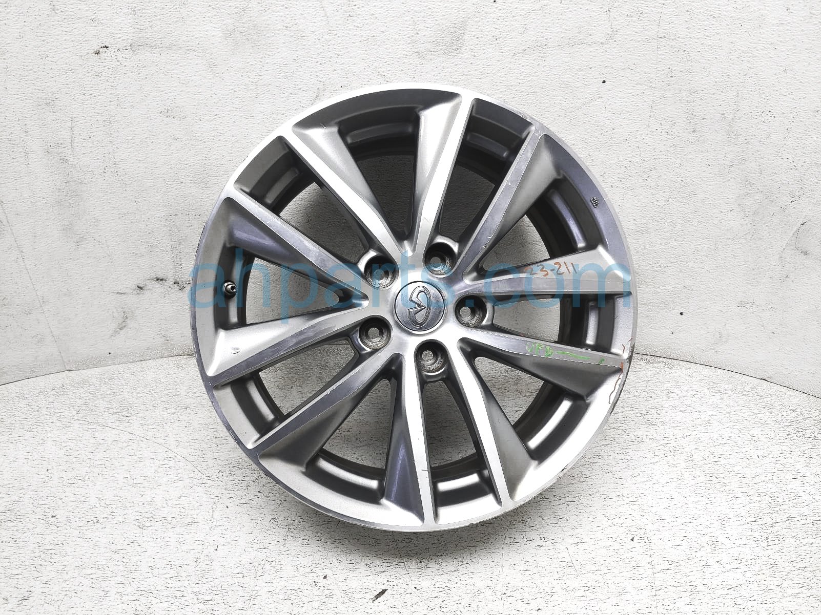 $100 Infiniti FR/LH WHEEL / RIM