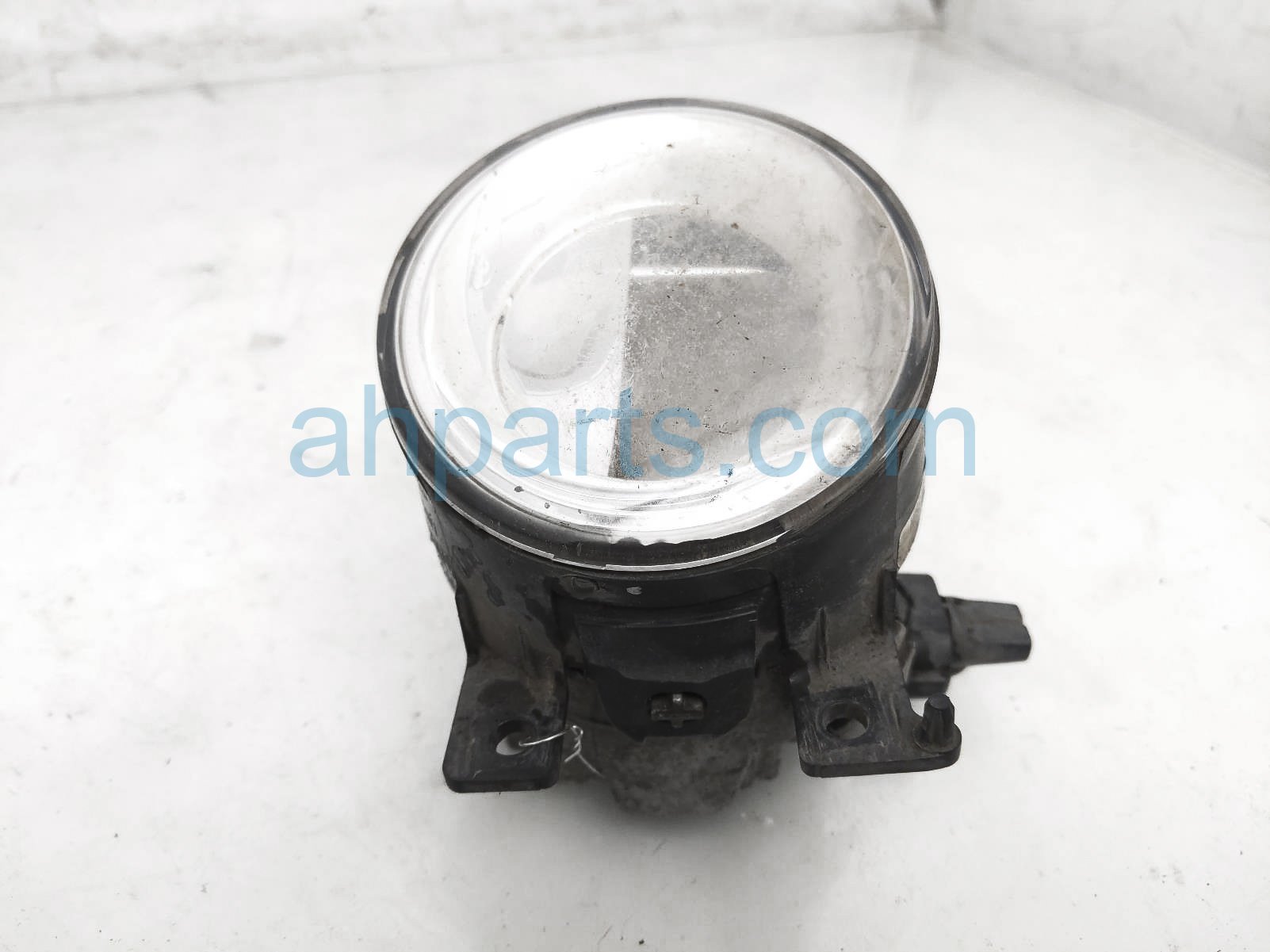 $100 Infiniti RH FOG LAMP / LIGHT