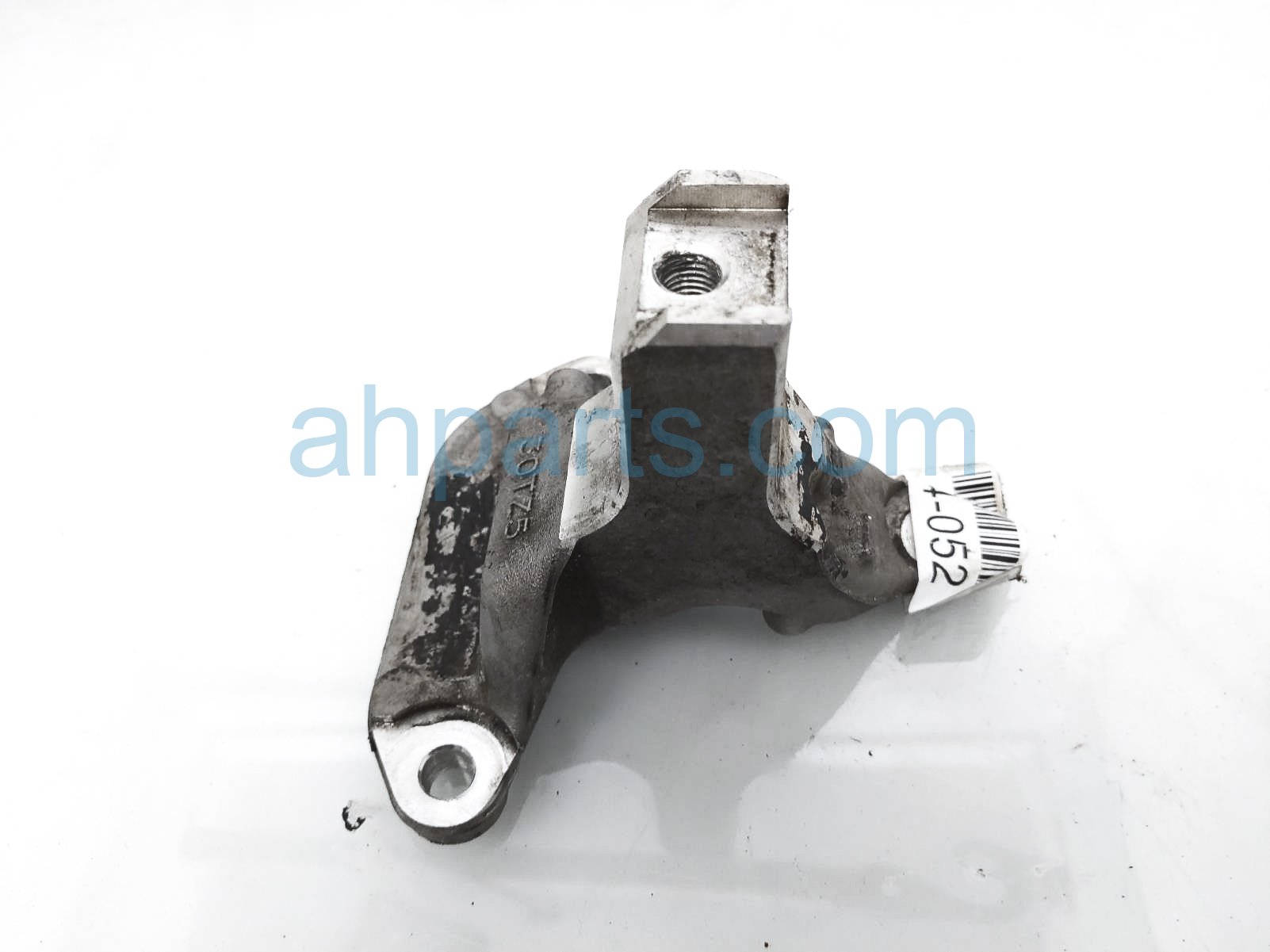 $25 Honda FRONT ENGINE MOUNTING BRACKET