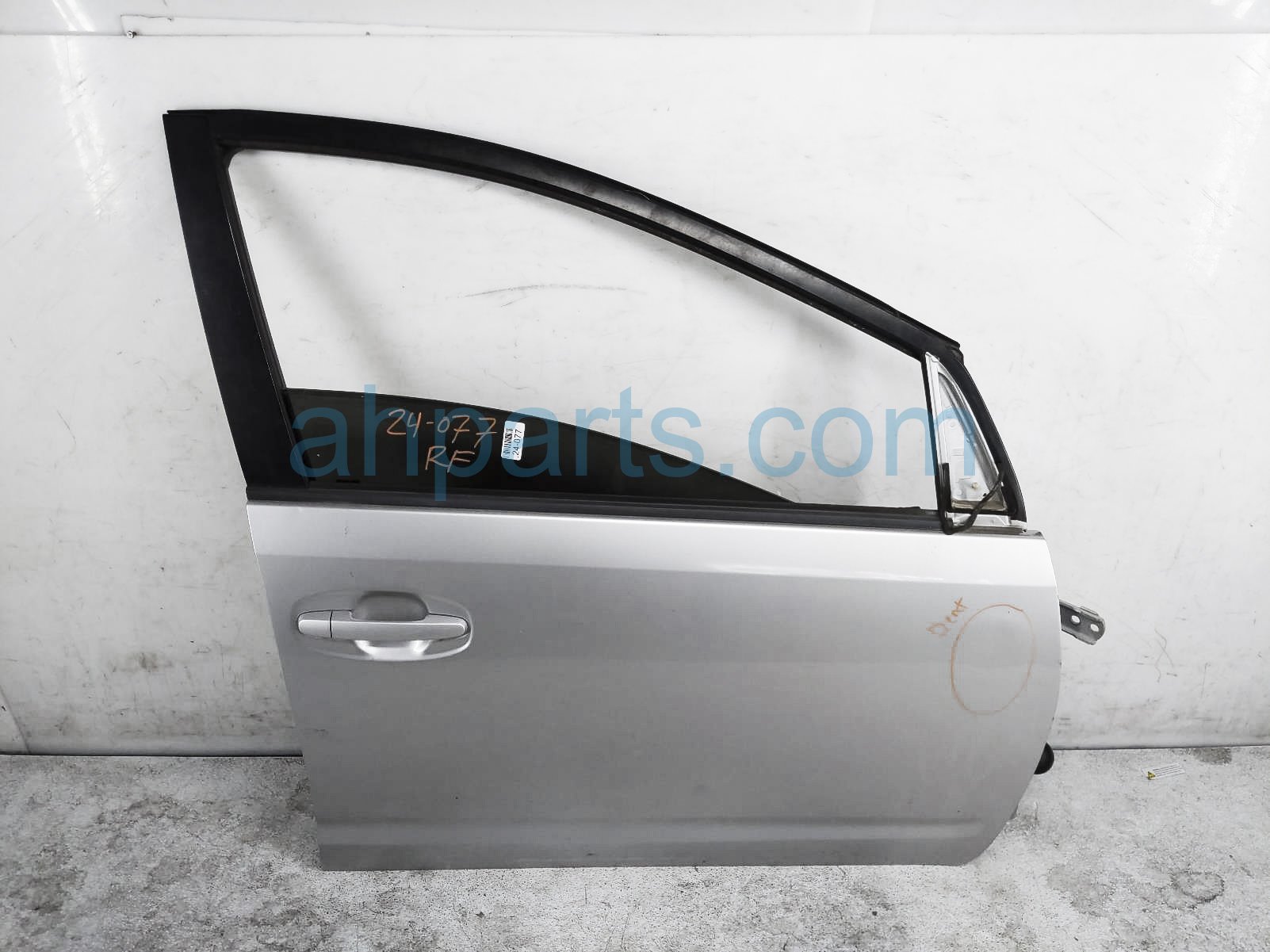 $150 Toyota FR/RH DOOR - SILVER -NO MIRROR/TRIM*