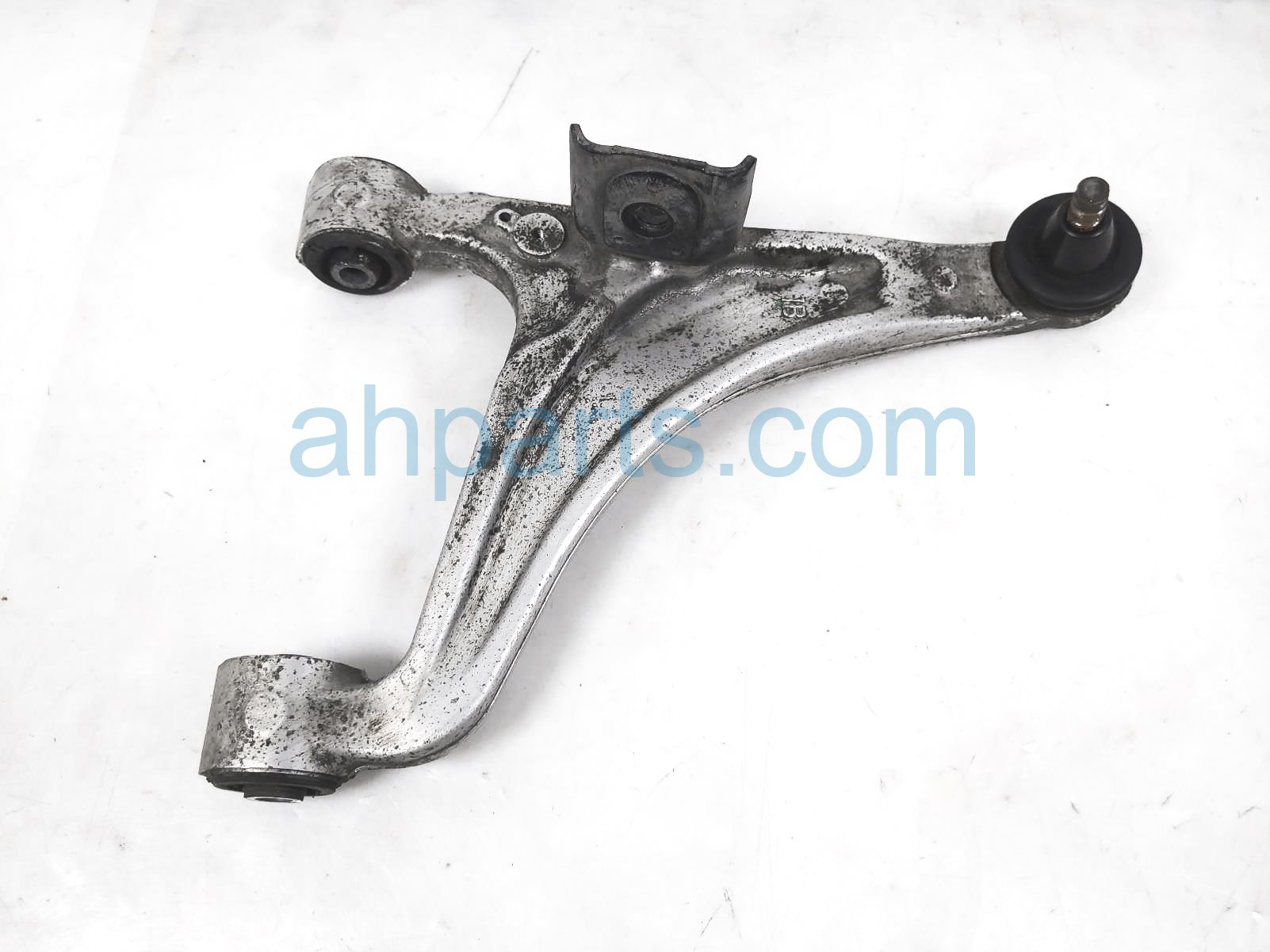 $40 Infiniti RR/LH UPPER CONTROL ARM