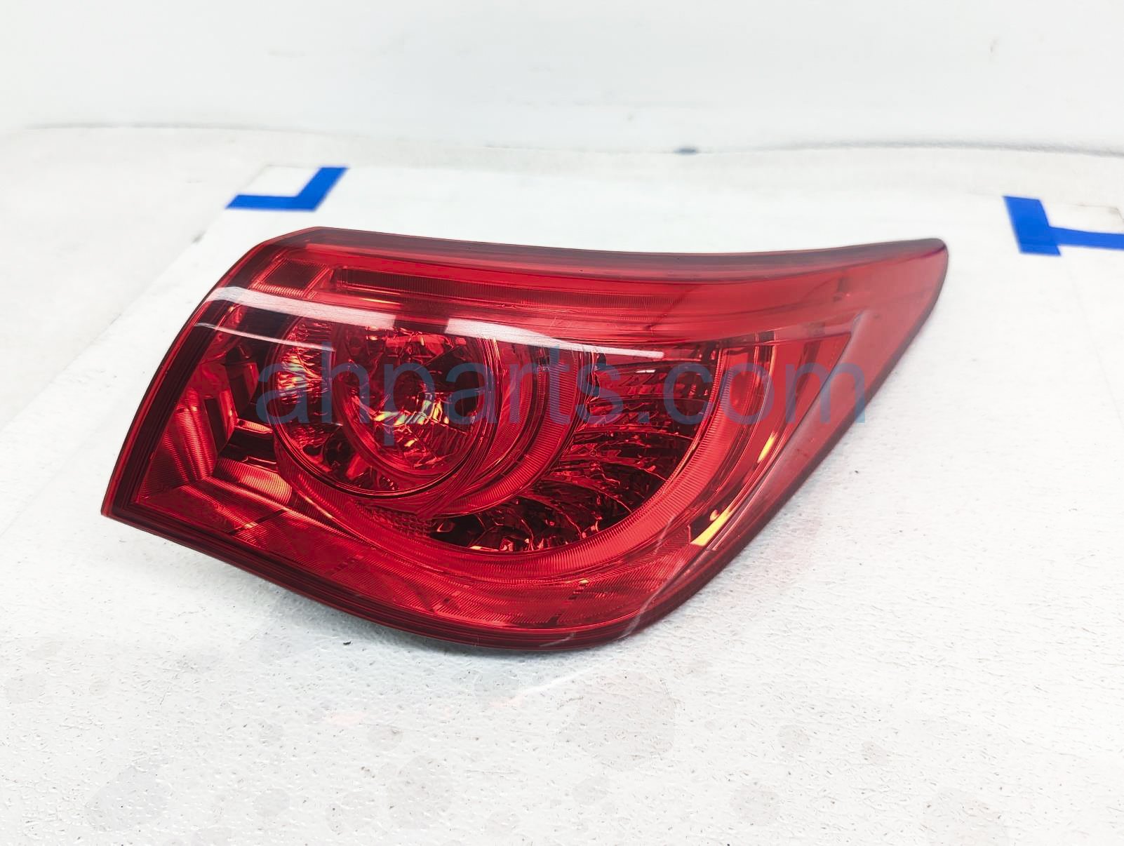 $175 Infiniti RH TAIL LAMP (ON BODY)