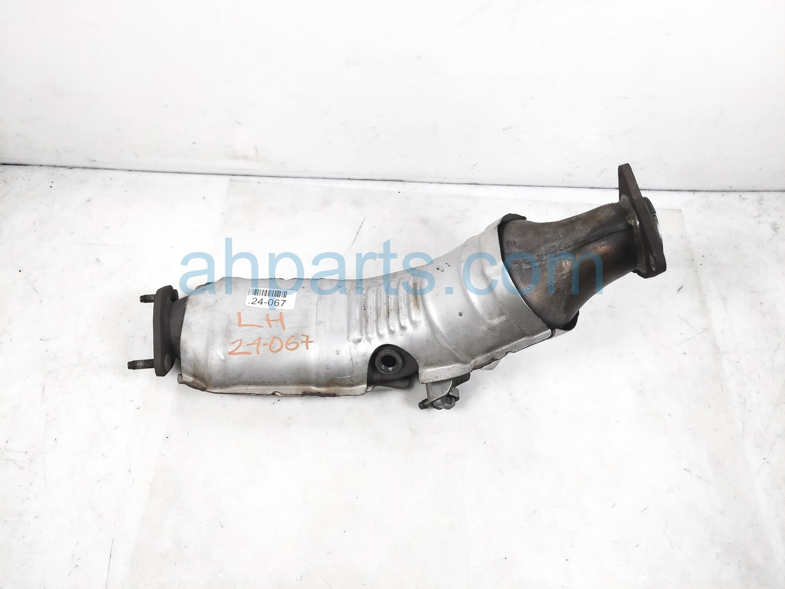 $275 Nissan LH CATALYTIC CONVERTER