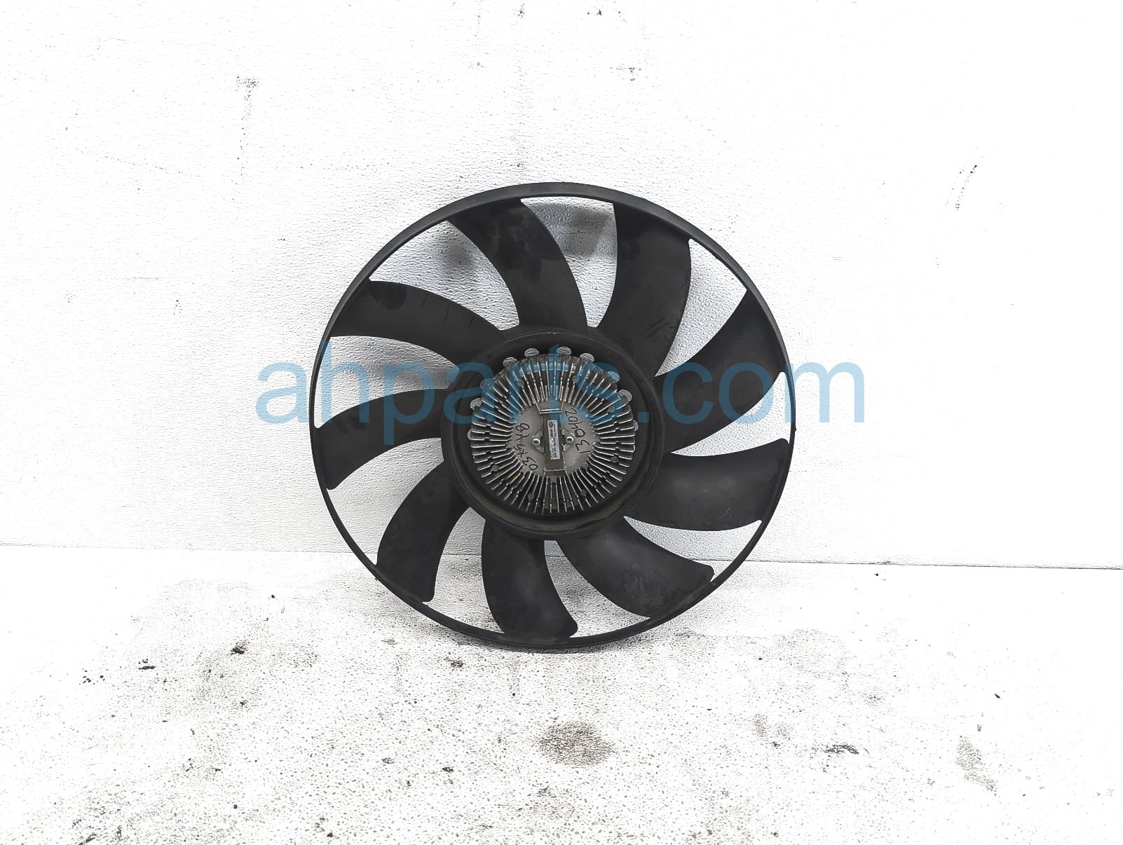 $40 BMW ENGINE COOLING CLUTCH & FAN ASSY