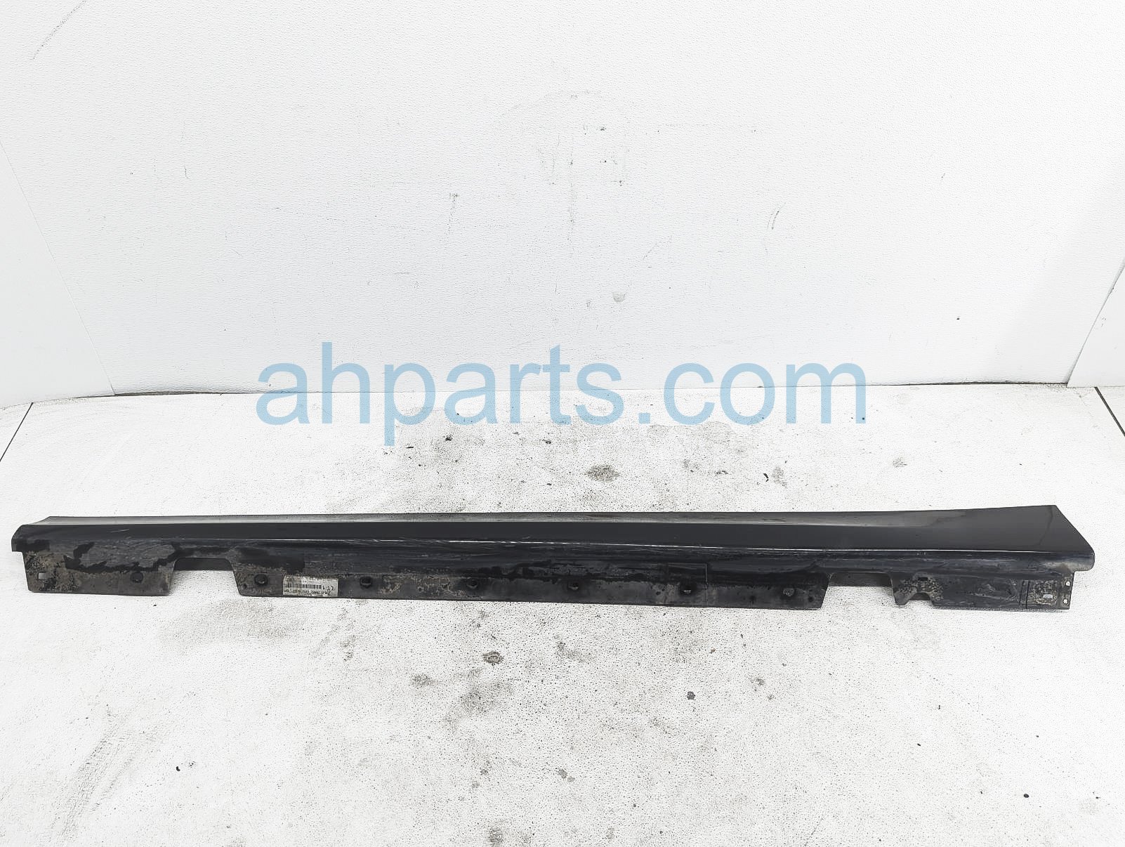 $75 BMW LH SIDE SKIRT / ROCKER MOLDING - BLK