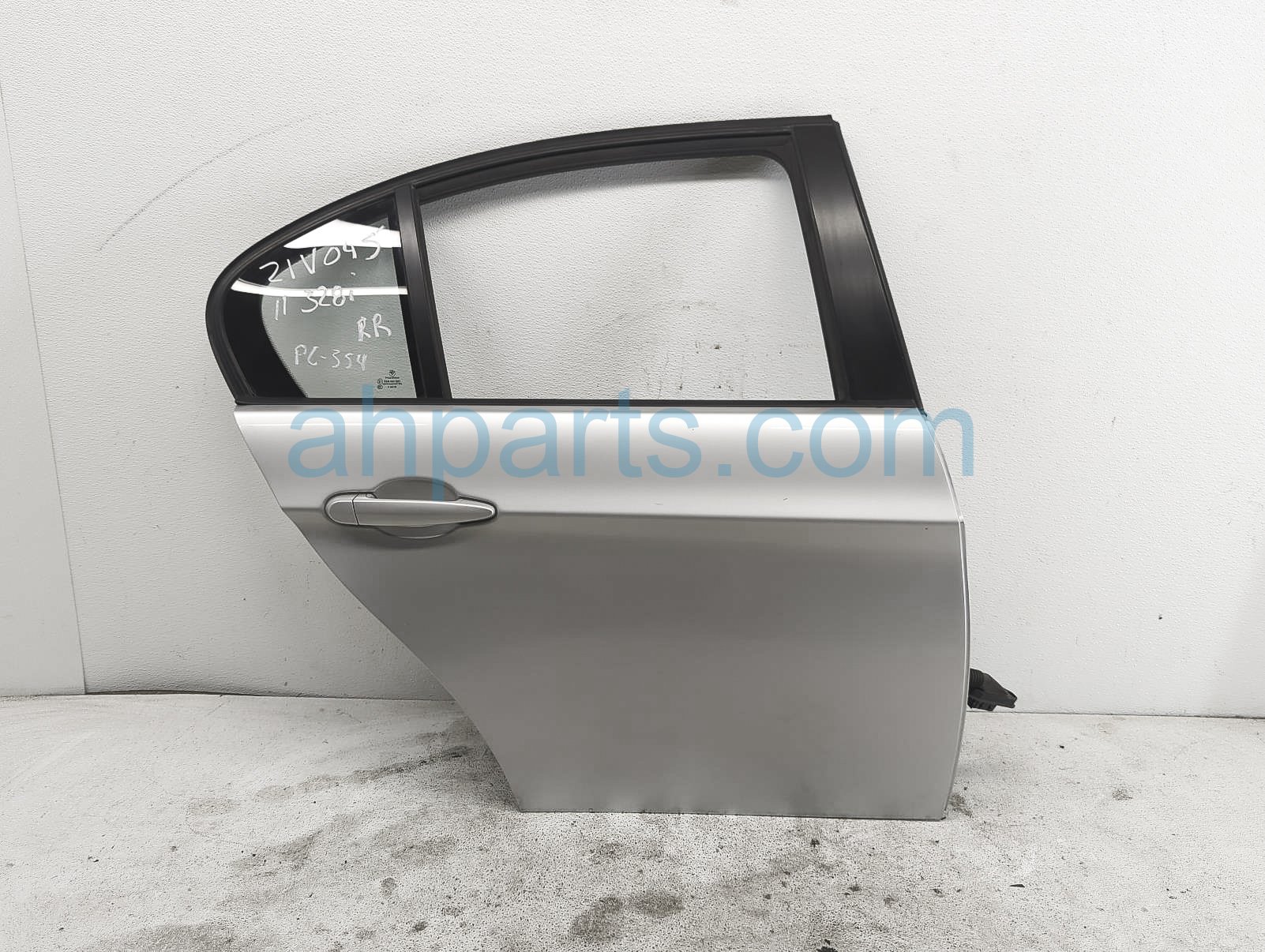 $99 BMW RR/RH DOOR - SILVER