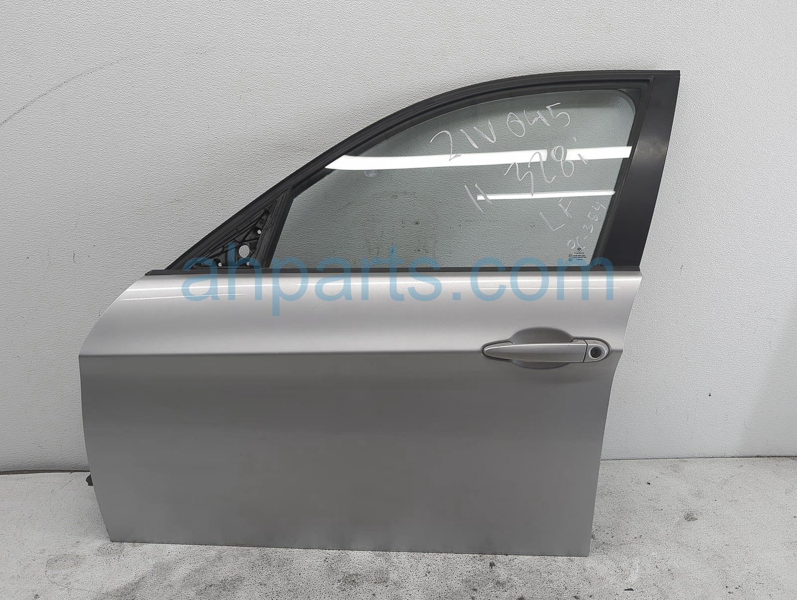 $175 BMW FR/LH DOOR - SILVER