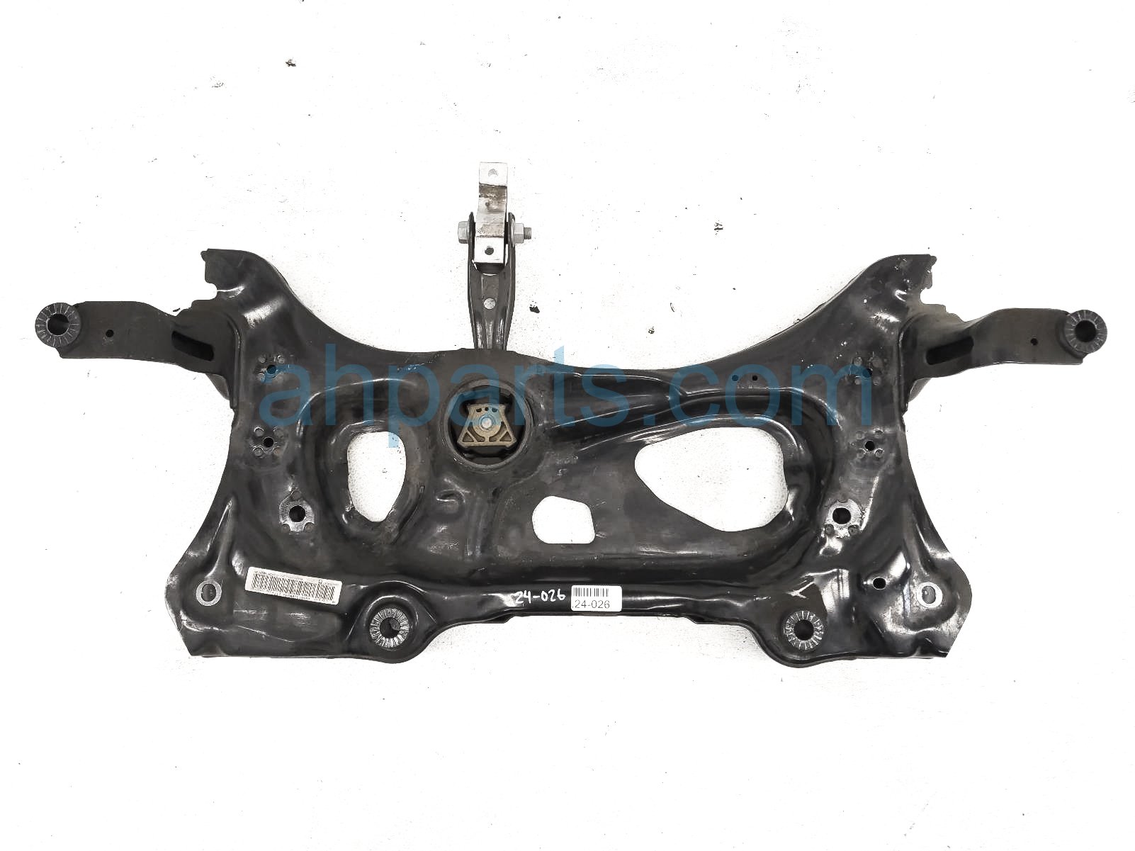 $99 Volkswagen REAR CENTER SUPPORT BRACKET - 2.0L