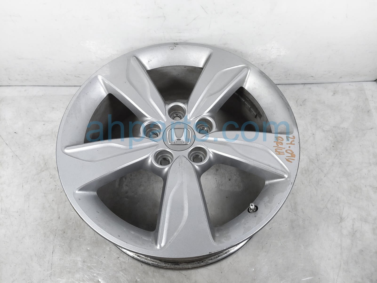 $125 Honda RR/LH WHEEL / RIM *