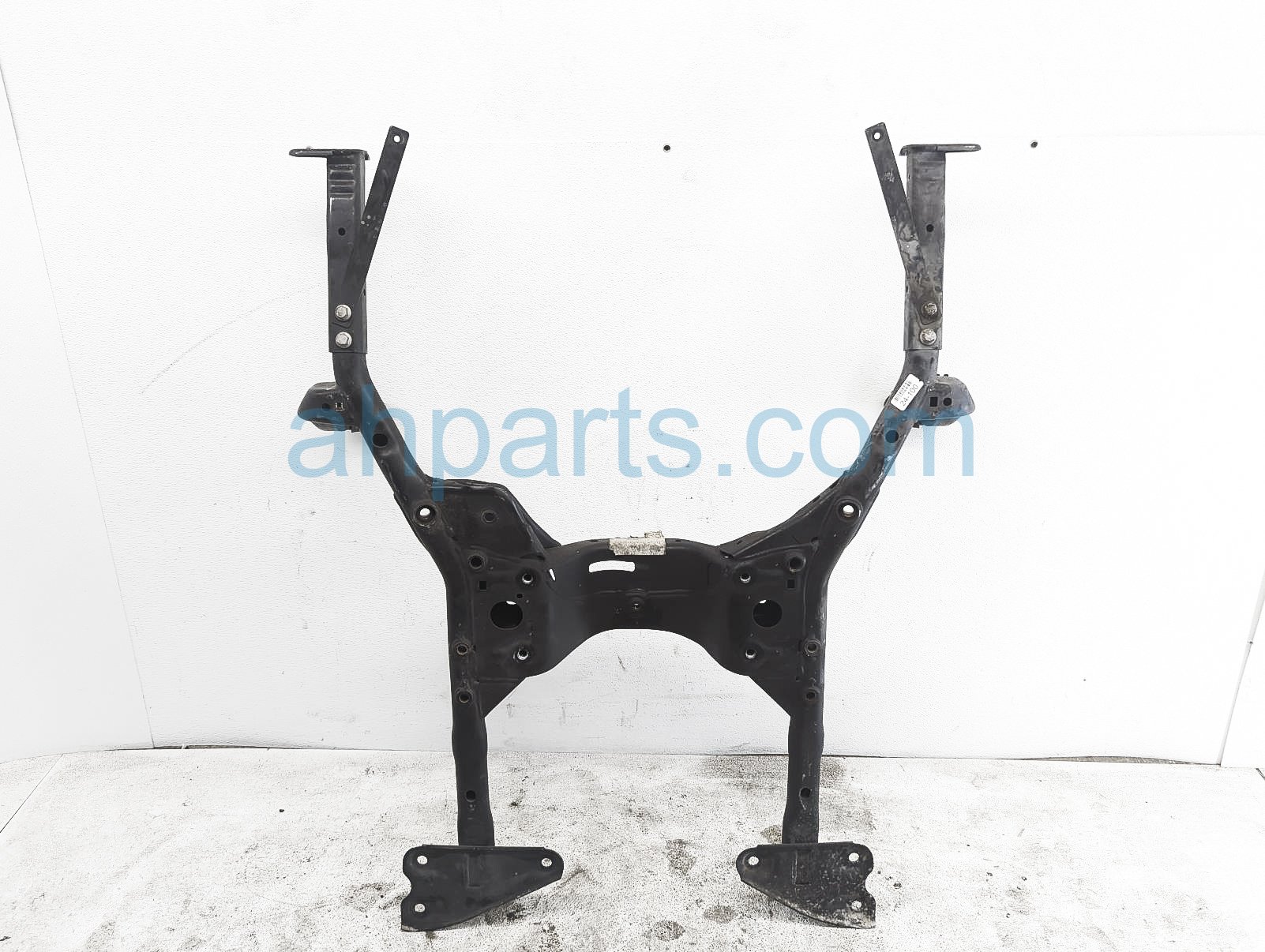 $175 BMW FRONT ENGINE SUB FRAME / CRADLE