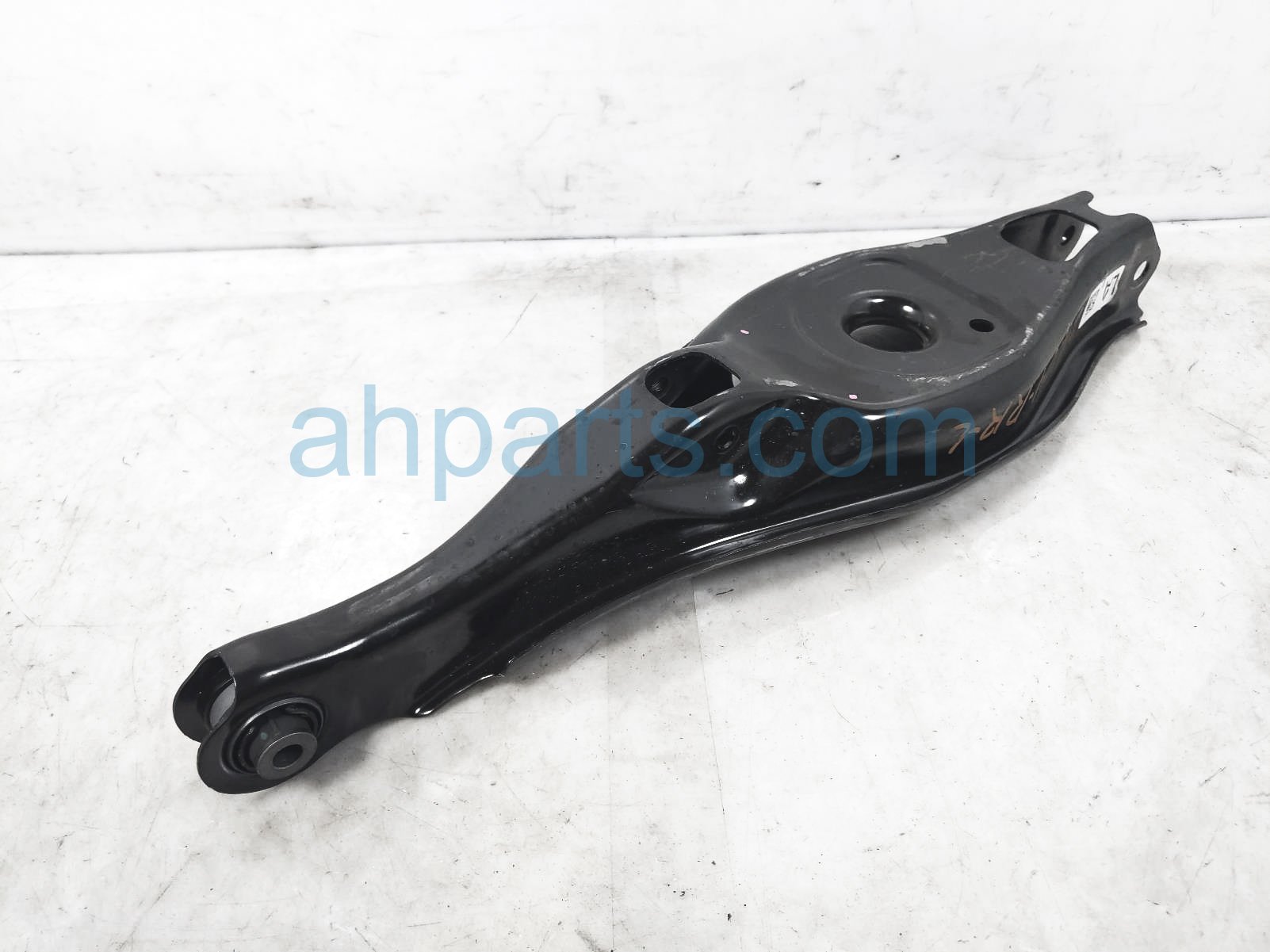 $75 Honda RR/LH SPRING SEAT CONTROL ARM - FWD