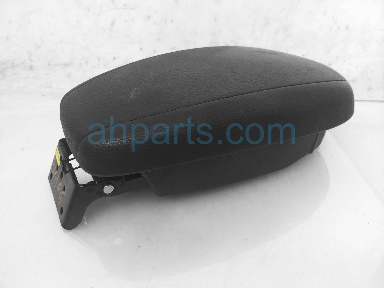 $45 Hyundai CENTER CONSOLE LID - BLACK LTHR