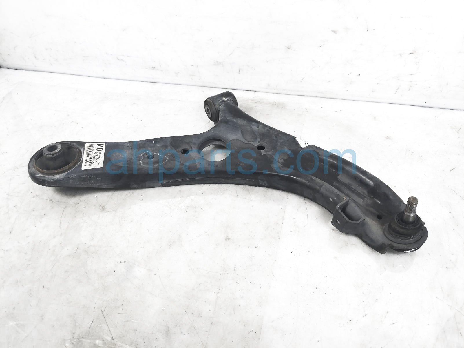 $60 Hyundai FR/RH LOWER CONTROL ARM