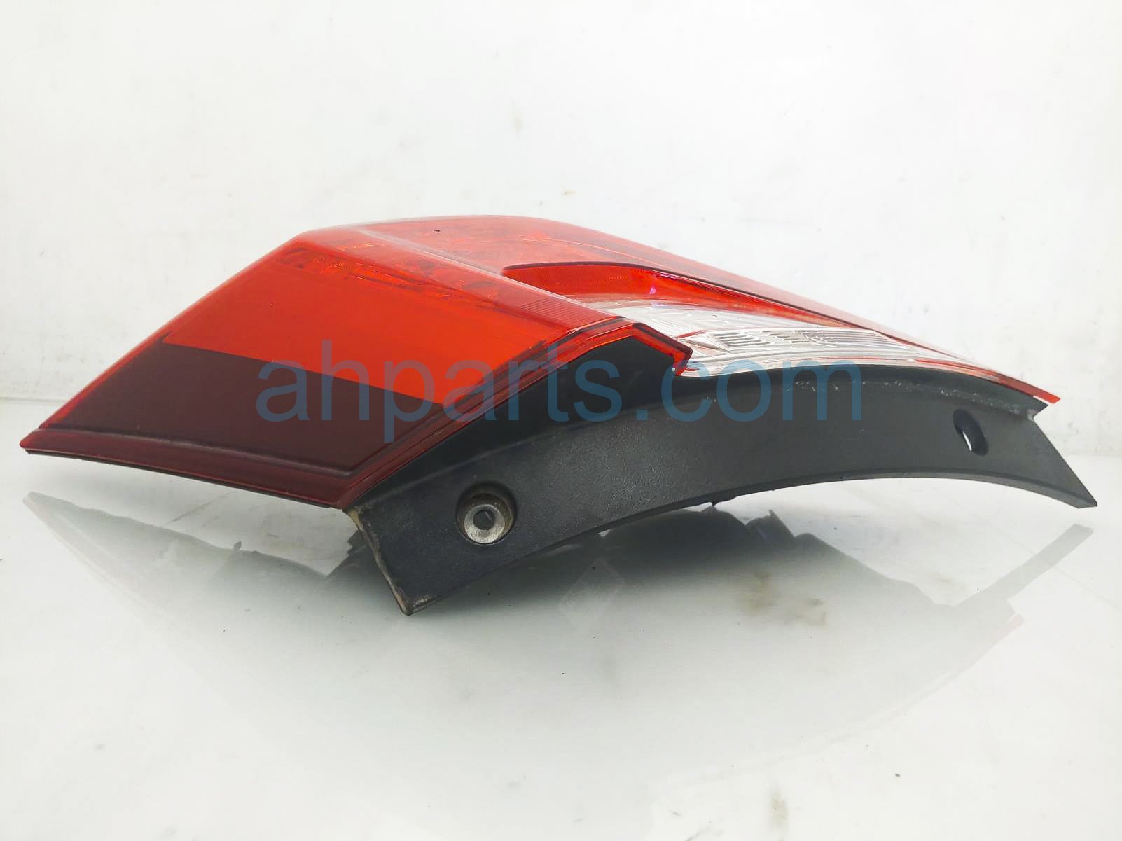 $125 Honda RH TAIL LAMP (ON BODY)