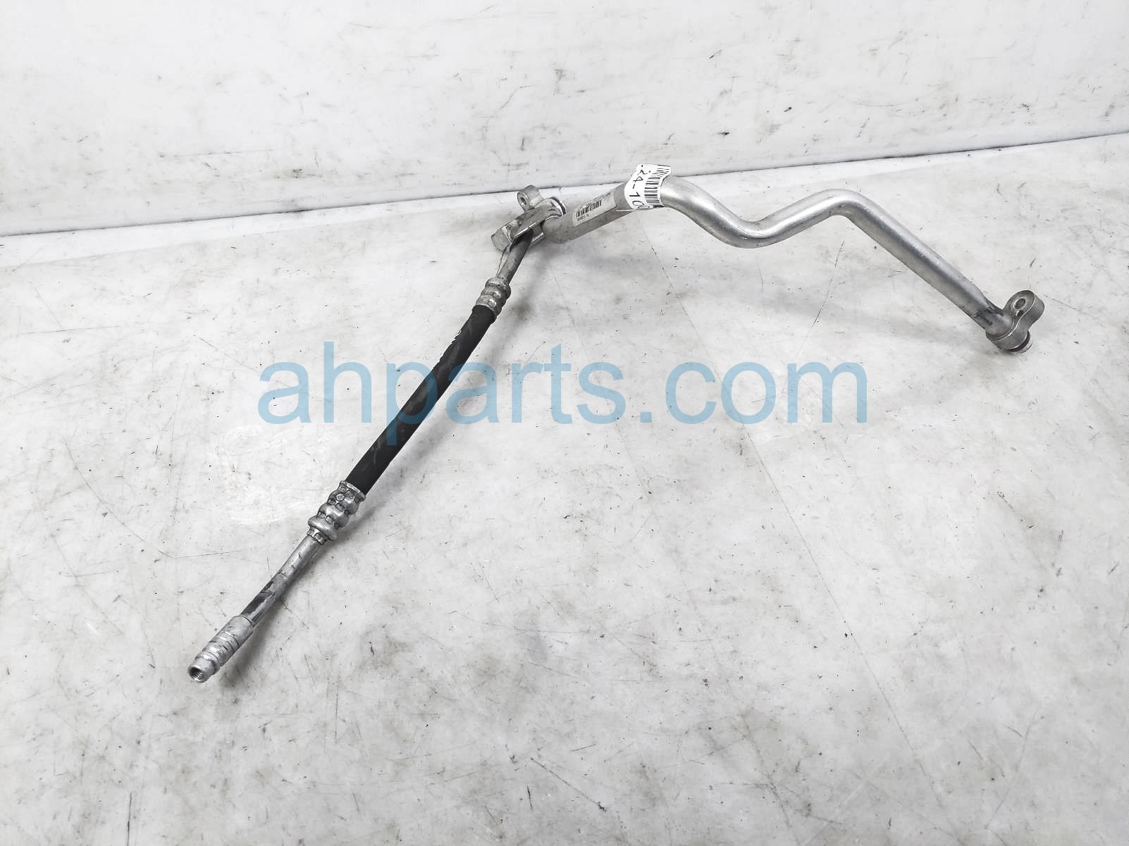 $40 BMW A/C SUCTION HOSE - 1.6L