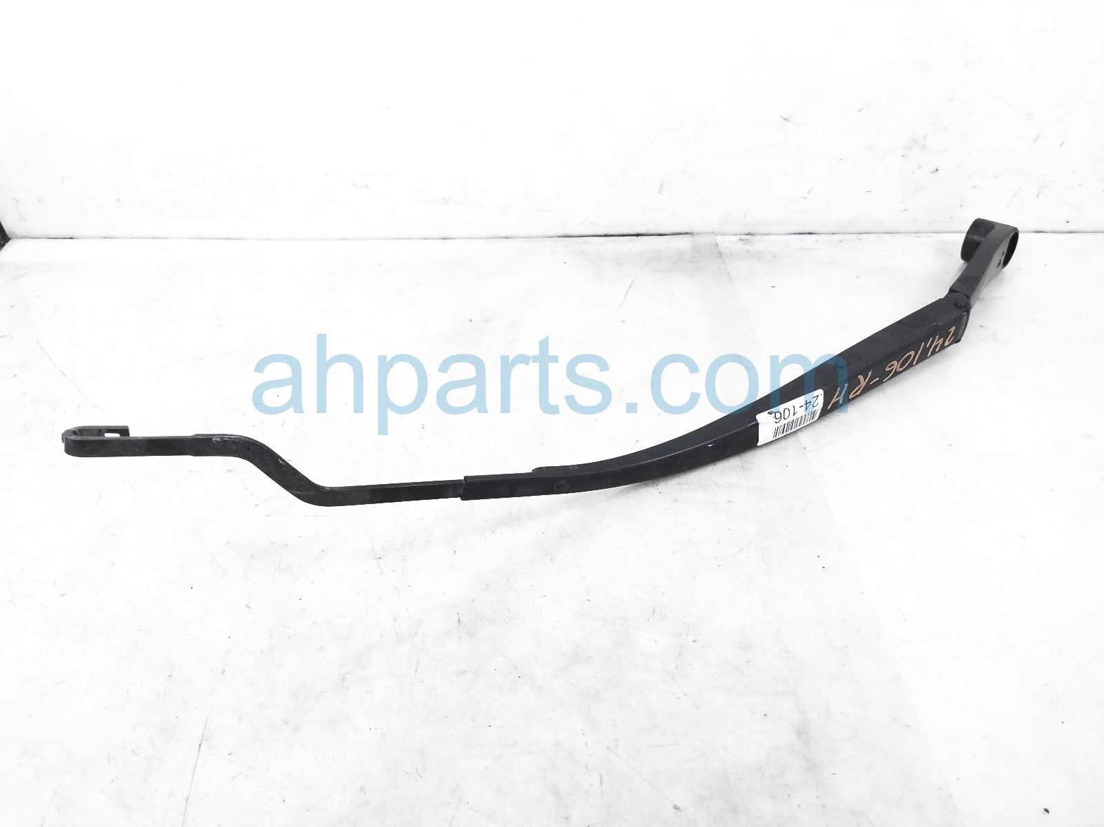 $30 Hyundai RH SIDE WINDSHIELD WIPER  ARM