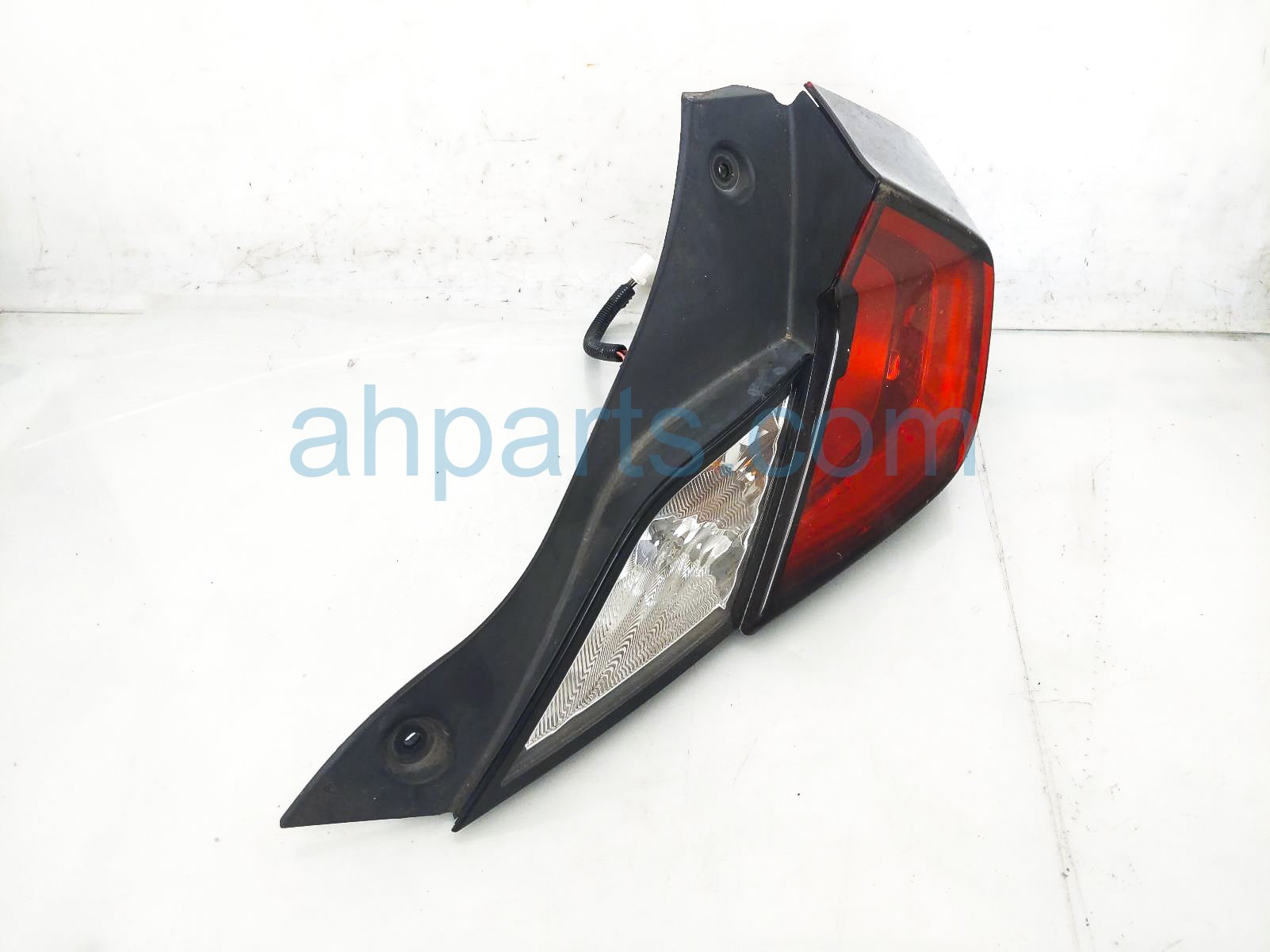 $175 Honda RH SIDE TAIL LAMP / LIGHT - ON BODY