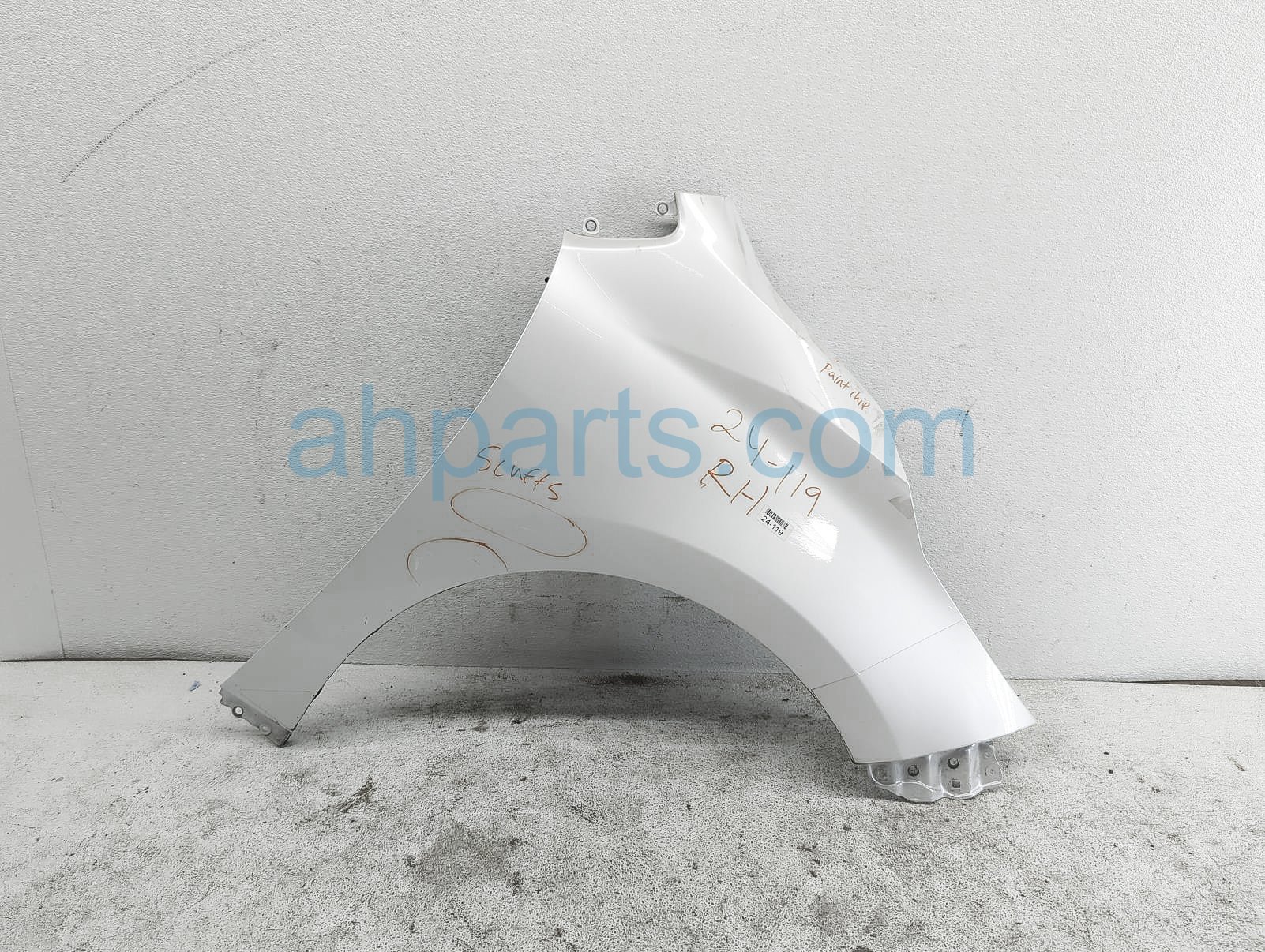 $275 Toyota RH FENDER - WHITE