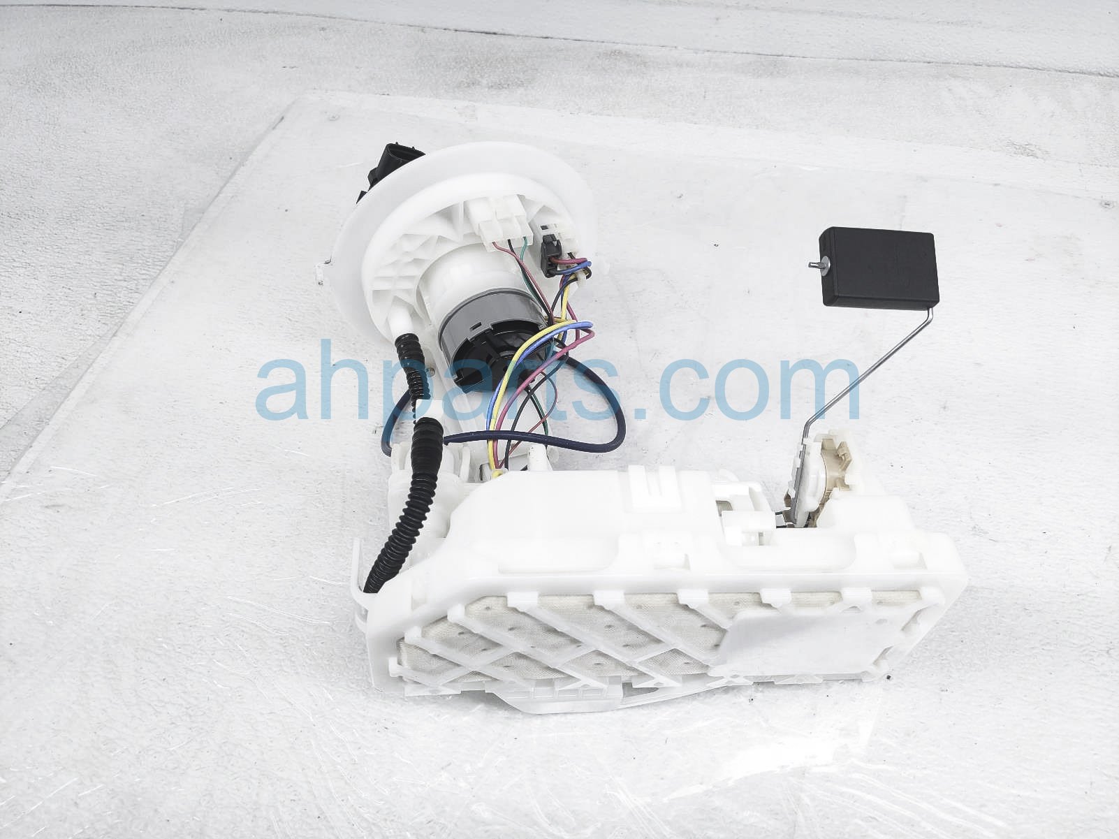 $200 Toyota GAS / FUEL PUMP (TANK MOUNTED)