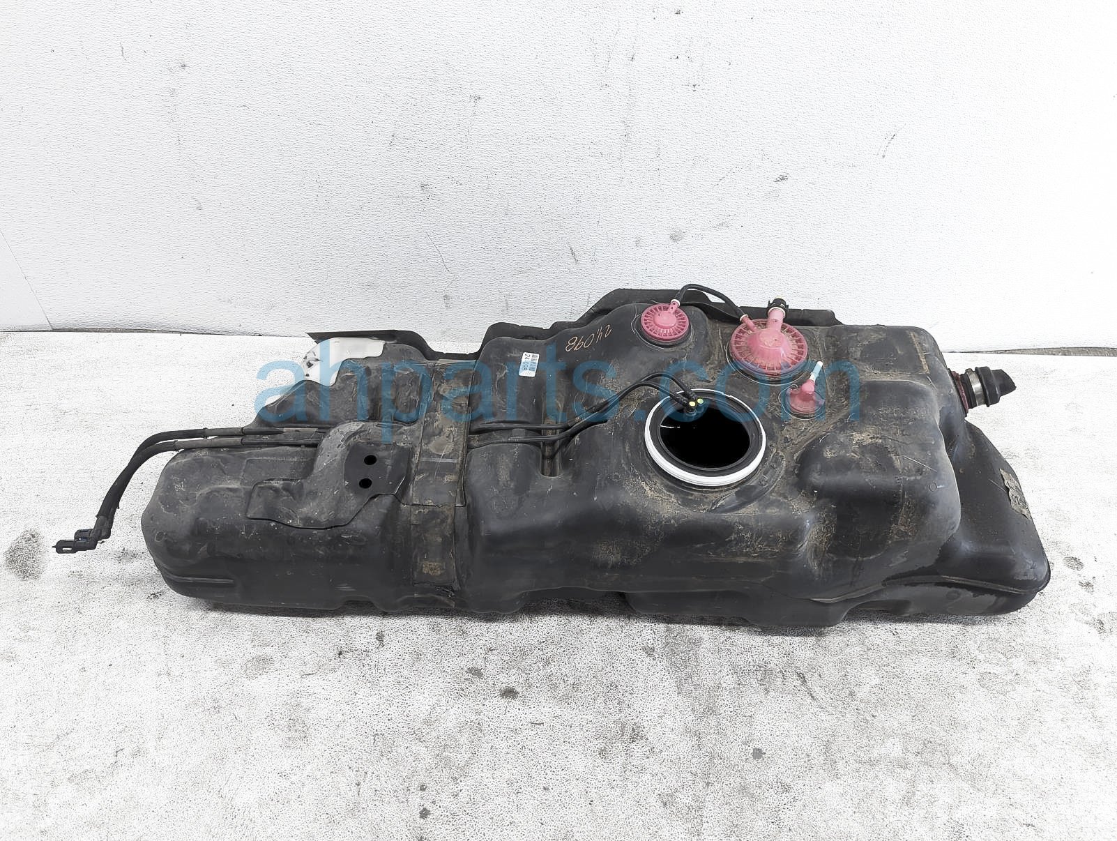 $250 Toyota GAS / FUEL TANK - 4.0L 4X4