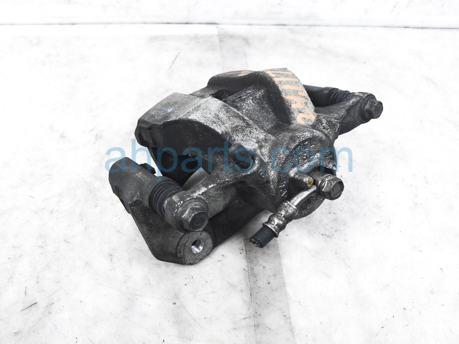 $60 Honda FR/LH BRAKE CALIPER - 1.5L Si M.T