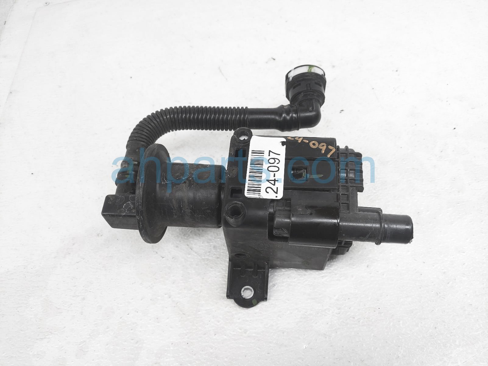 $115 Toyota VAPOR LEAK DETECTION PUMP - SUB ASSY