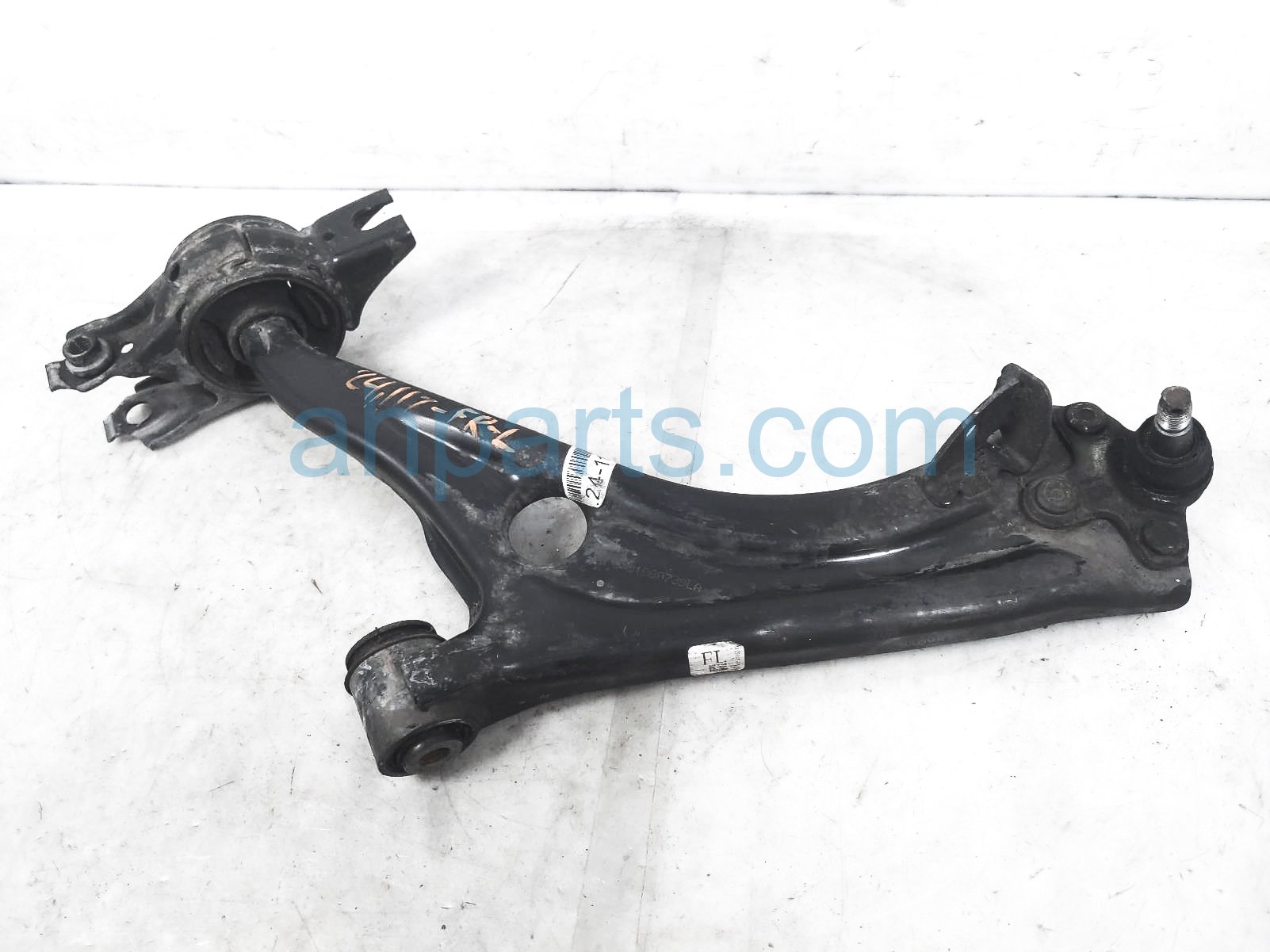 $125 Honda FR/LH LOWER CONTROL ARM - SI 1.5L