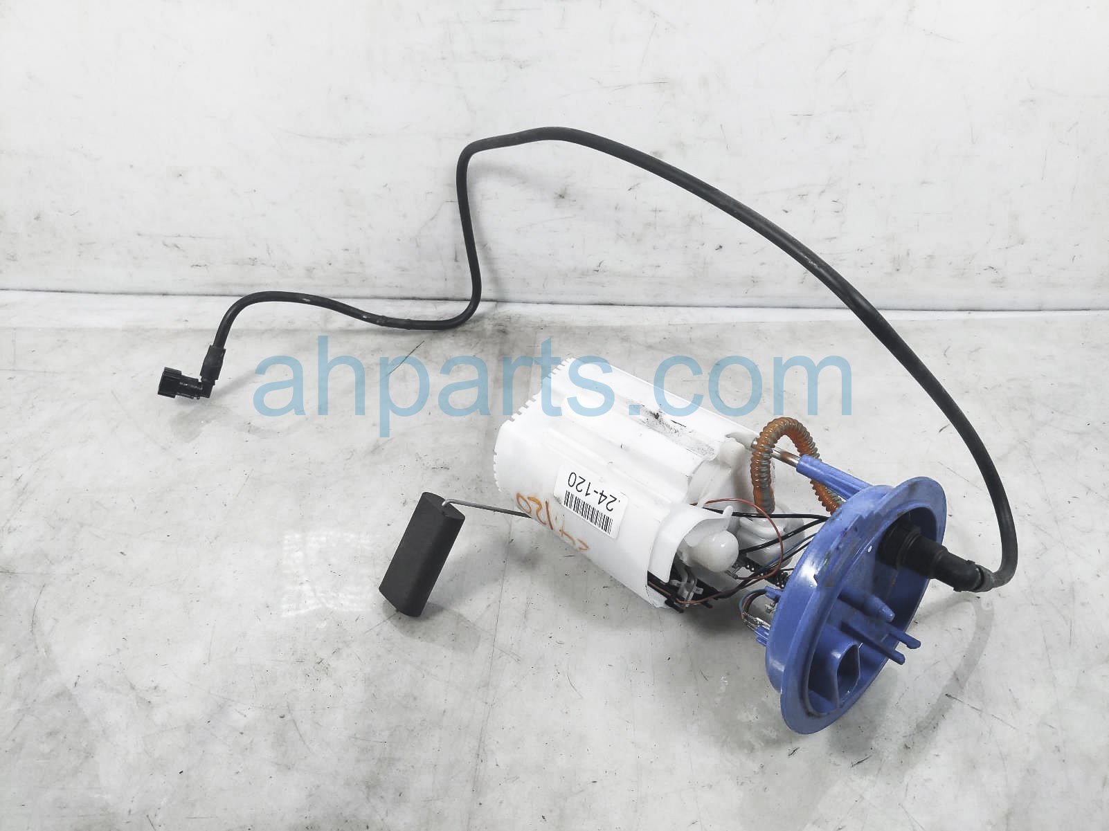 $60 Volkswagen GAS / FUEL PUMP (TANK MOUNTED)