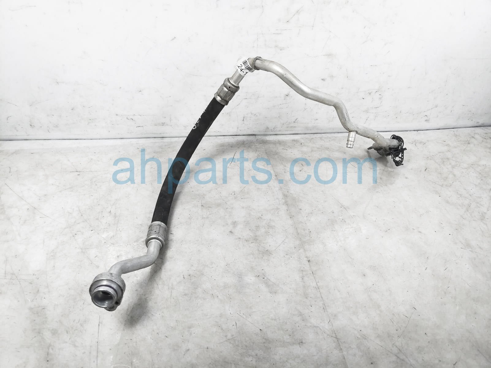 $35 Volkswagen CENTER AC LINE / SUCTION HOSE - 2.0L