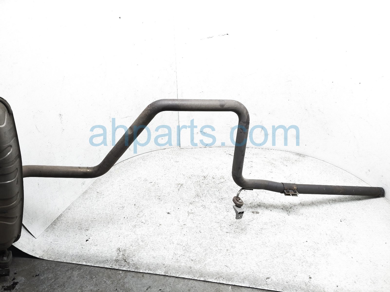 $300 Volkswagen EXHAUST MUFFLER W/PIPE ASSY- 2.0L SE