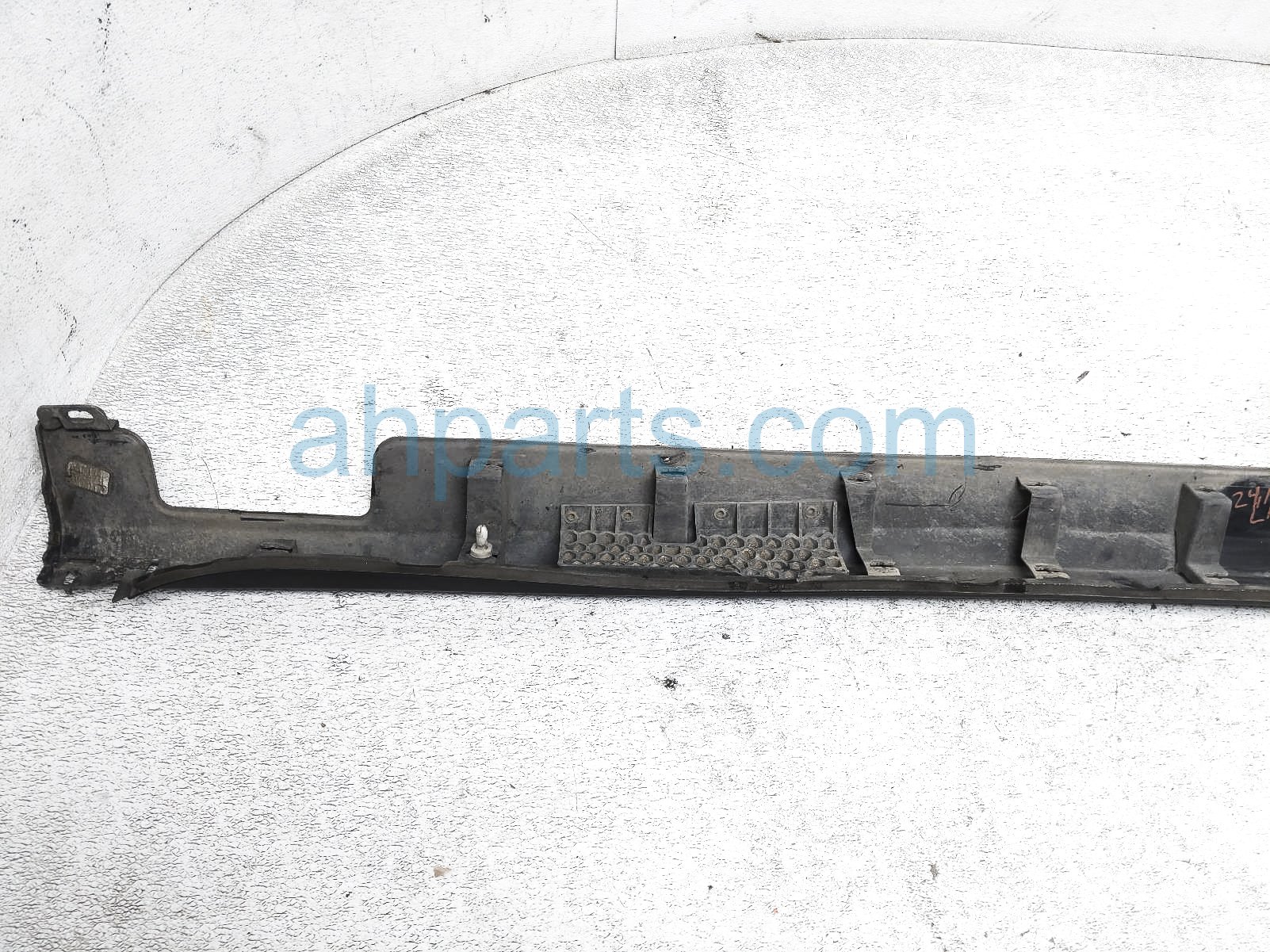 $85 Honda LH SIDE SKIRT / MOLDING - BLK