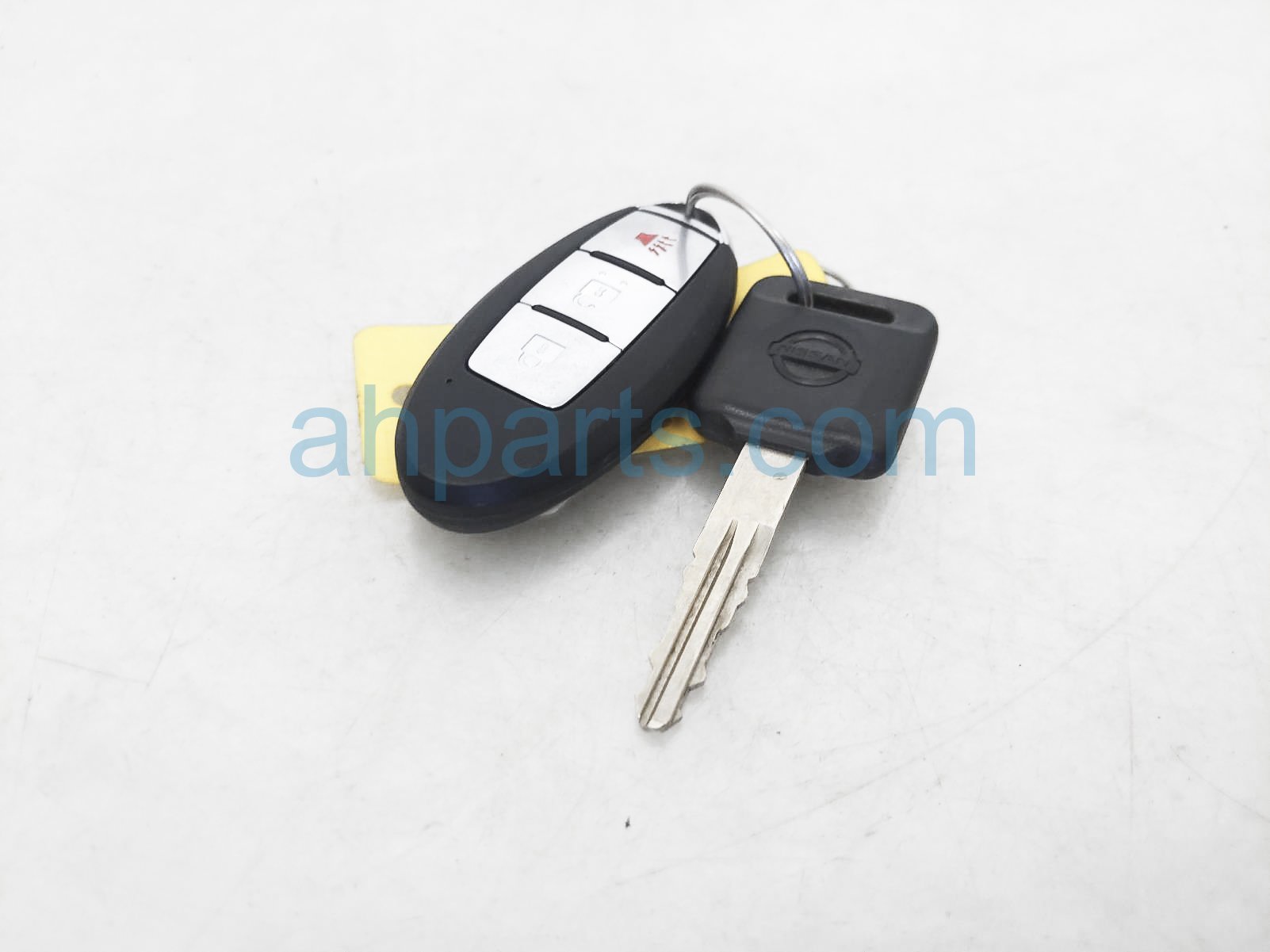 $39 Nissan THREE BUTTON REMOTE KEY FOB