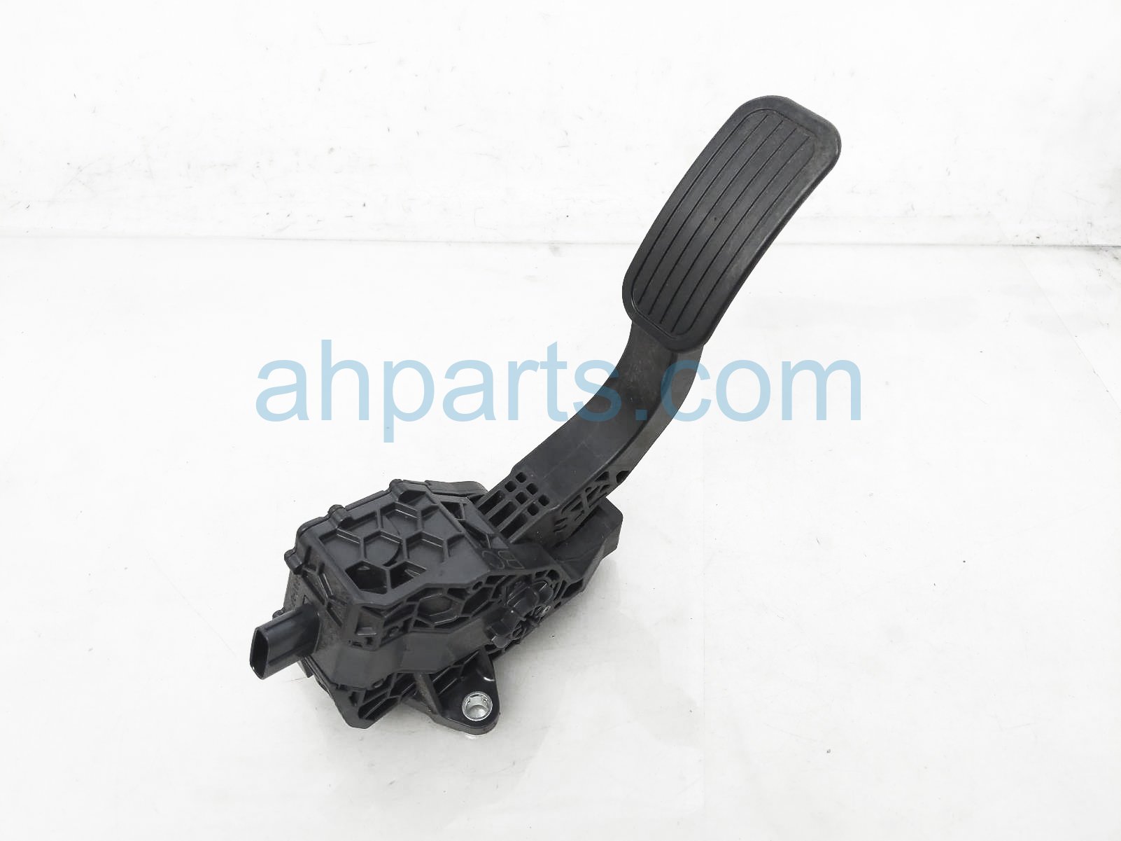 $50 Toyota GAS / ACCELERATOR PEDAL ASSY