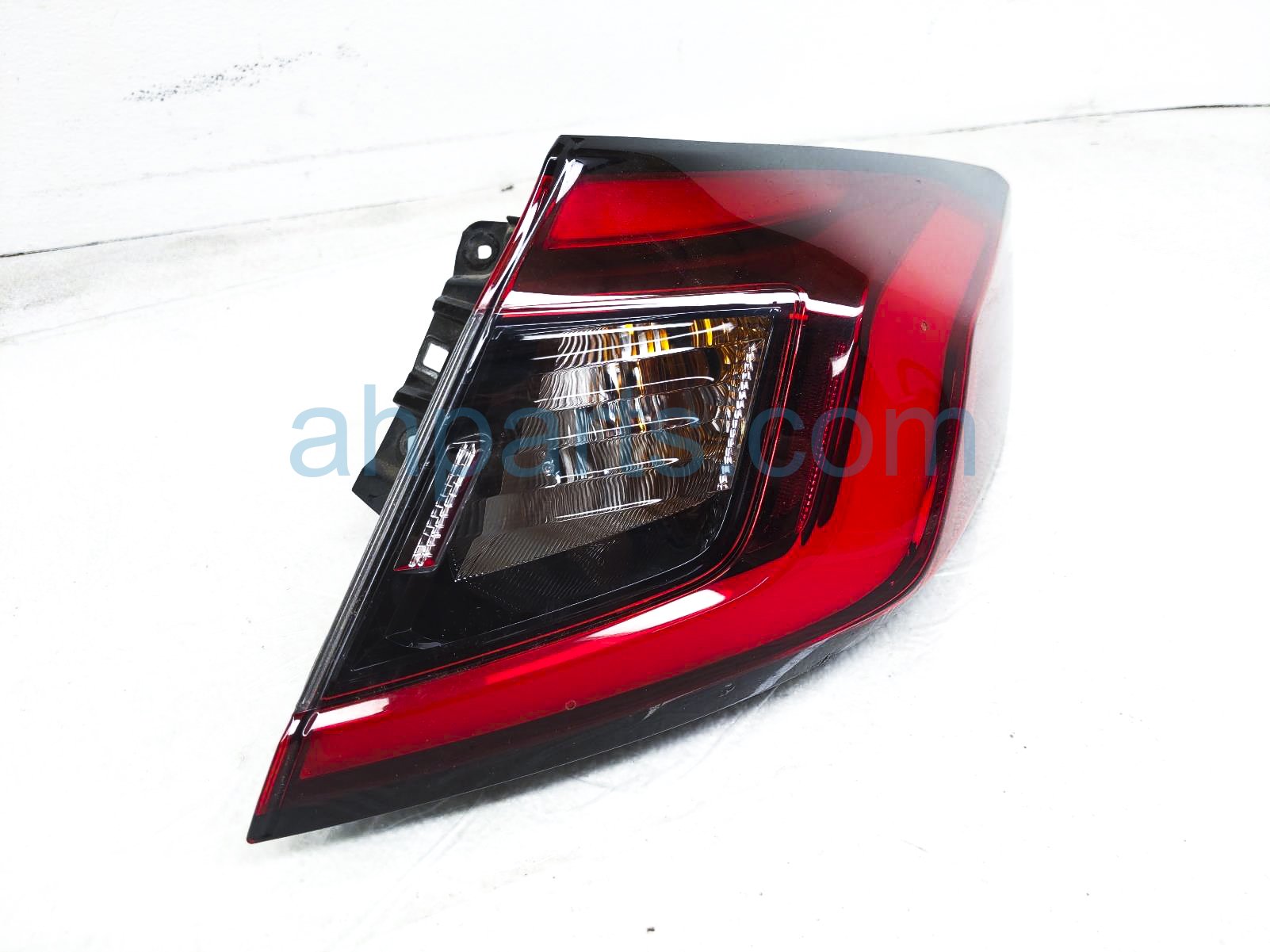 $200 Honda RH TAIL LAMP (ON BODY)  - HTBK