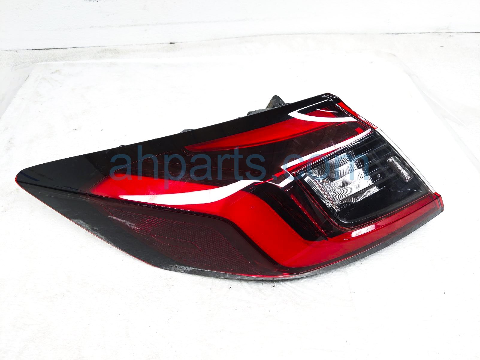 $195 Honda LH TAIL LAMP (ON BODY) - HTBK