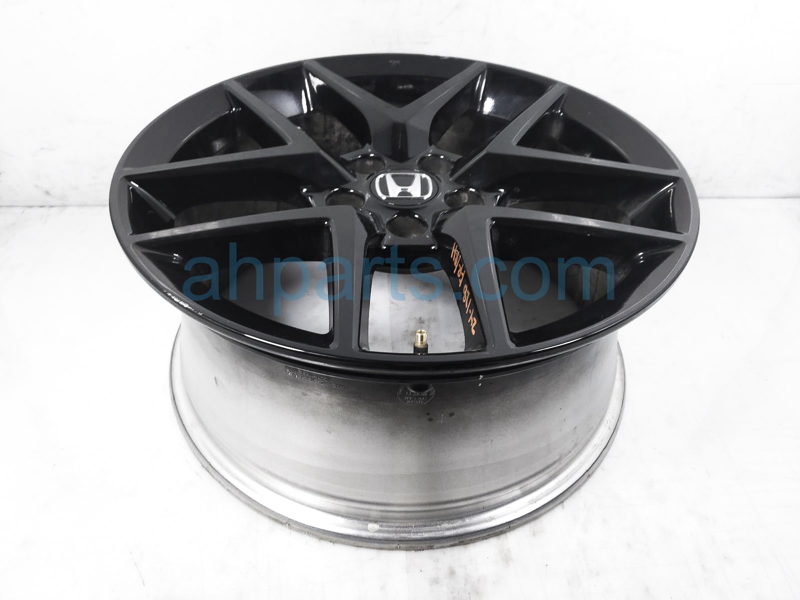 $195 Honda FR/RH WHEEL / RIM - 18X8 10 SPOKES*