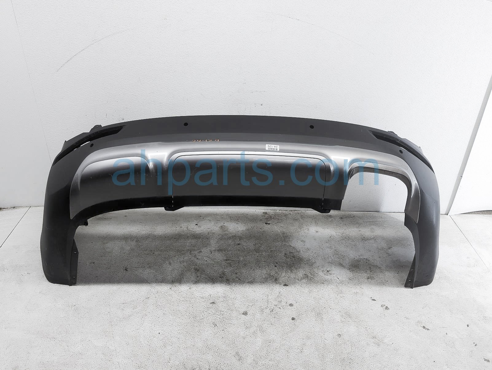 $500 Kia REAR BUMPER COVER - RED