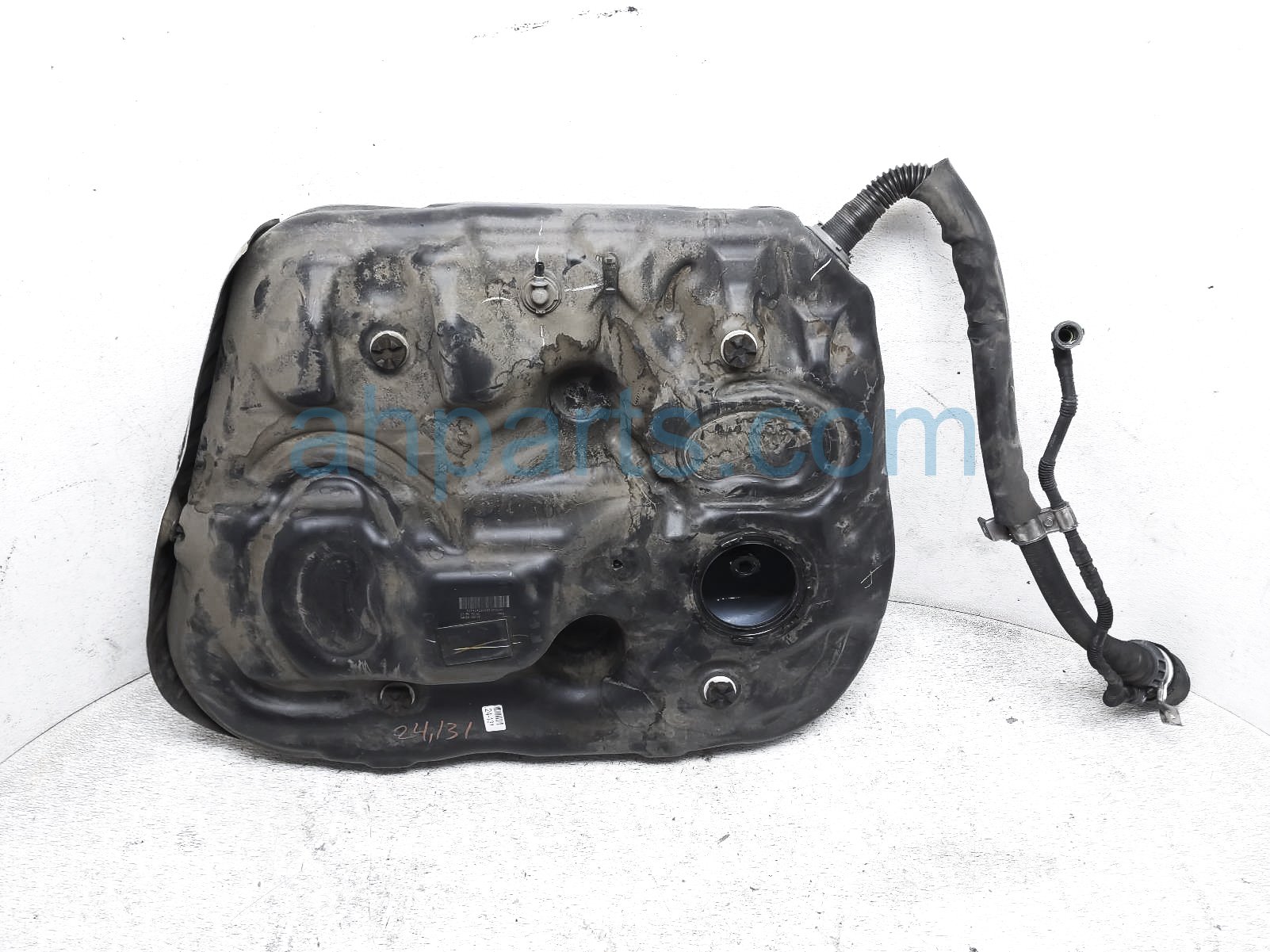 $175 Honda GAS / FUEL TANK - 2.7L