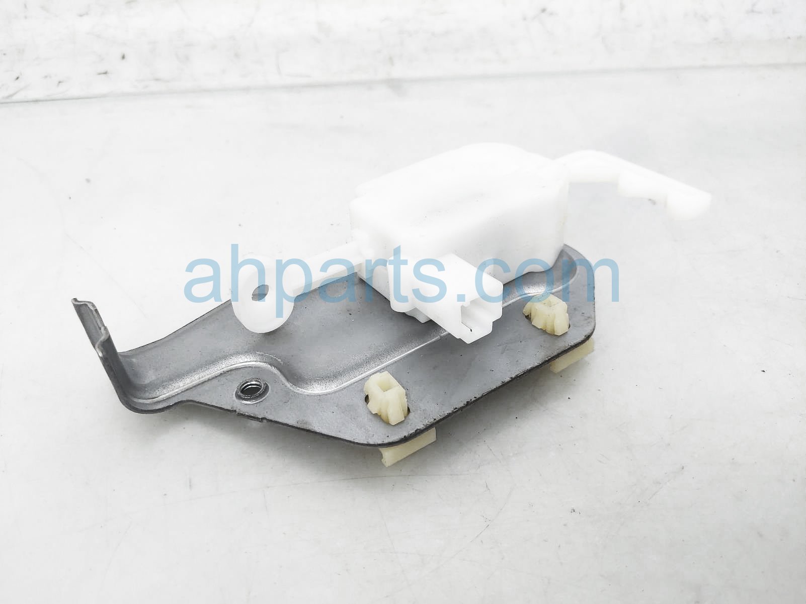 $25 Honda FUEL / GAS LID ACTUATOR