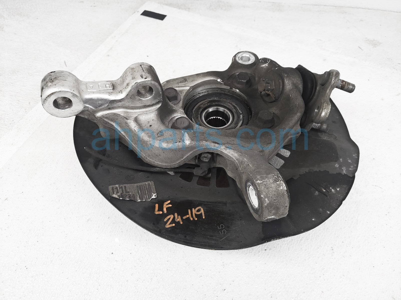 $275 Toyota FR/LH SPINDLE KNUCKLE W/HUB ASSY