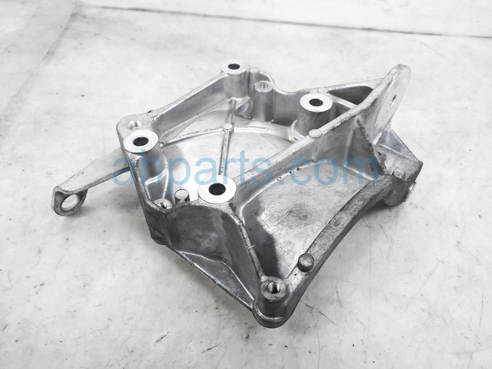 $40 Honda A/C COMPRESSOR BRACKET - 3.5L