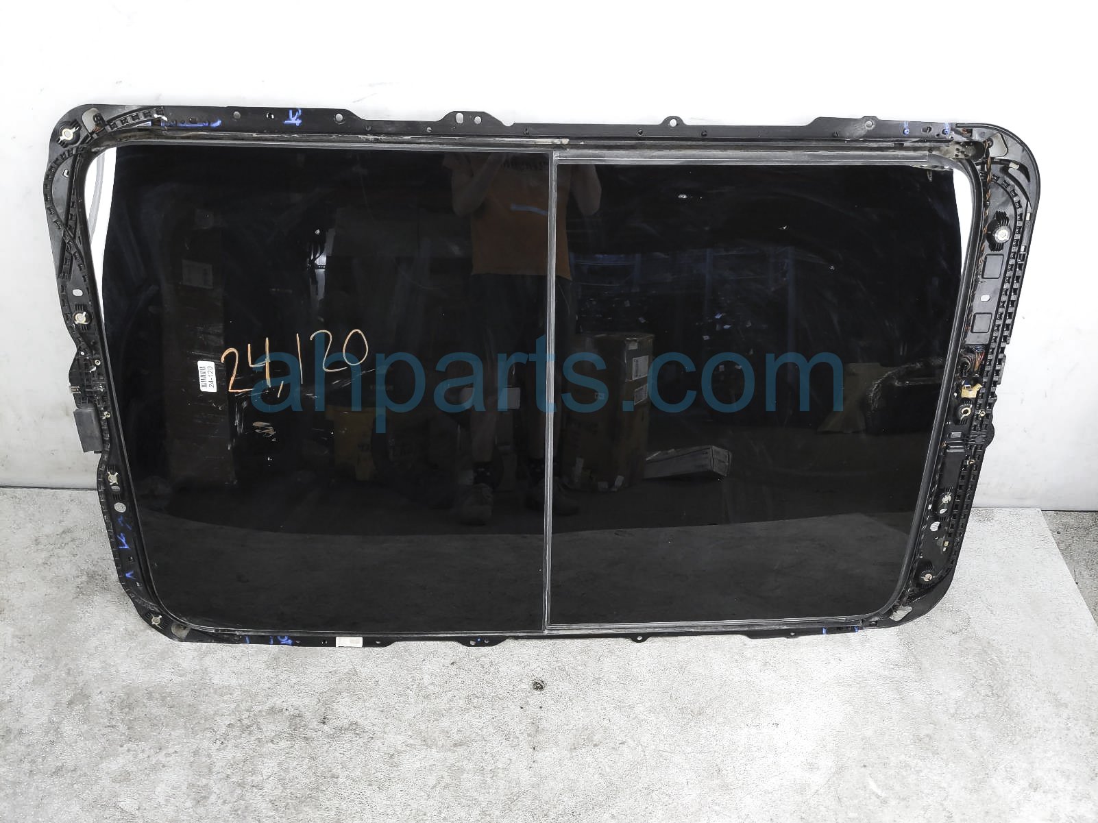 $599 Volkswagen PANORAMIC SUNROOF  W/MOTOR ASSY