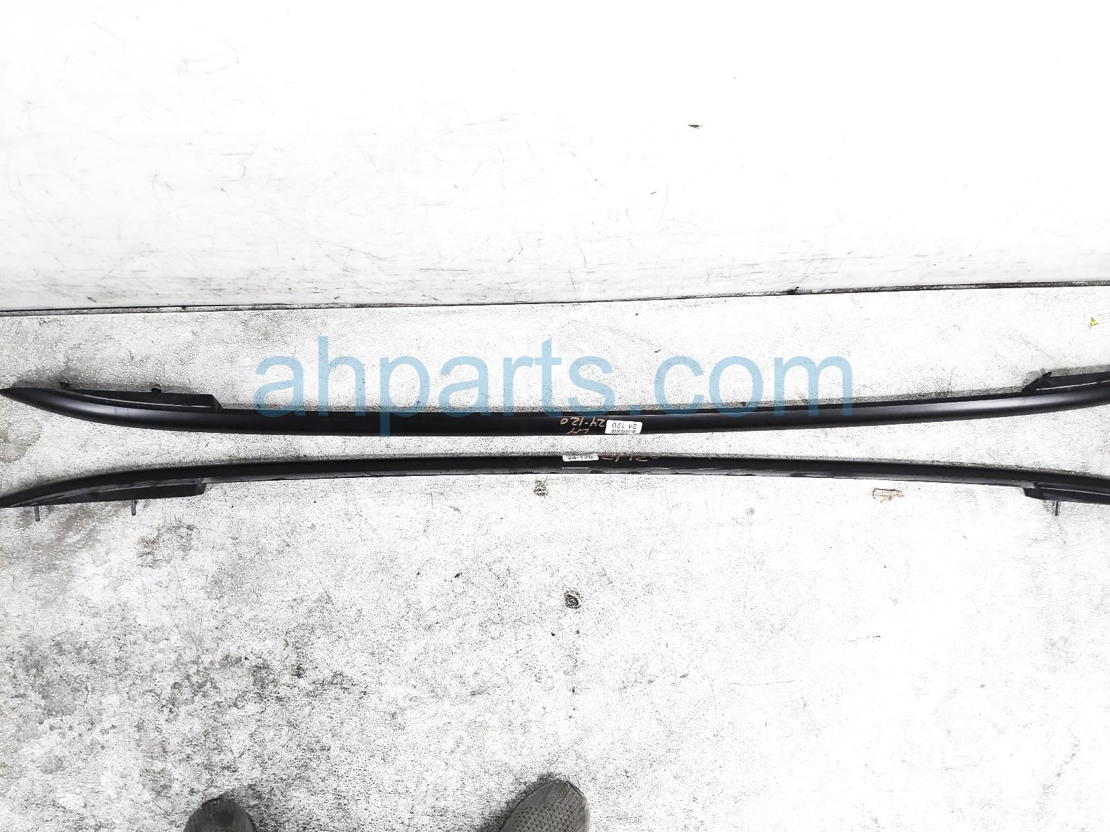 $249 Volkswagen LH & RH ROOF RAILS ONLY - PAIR